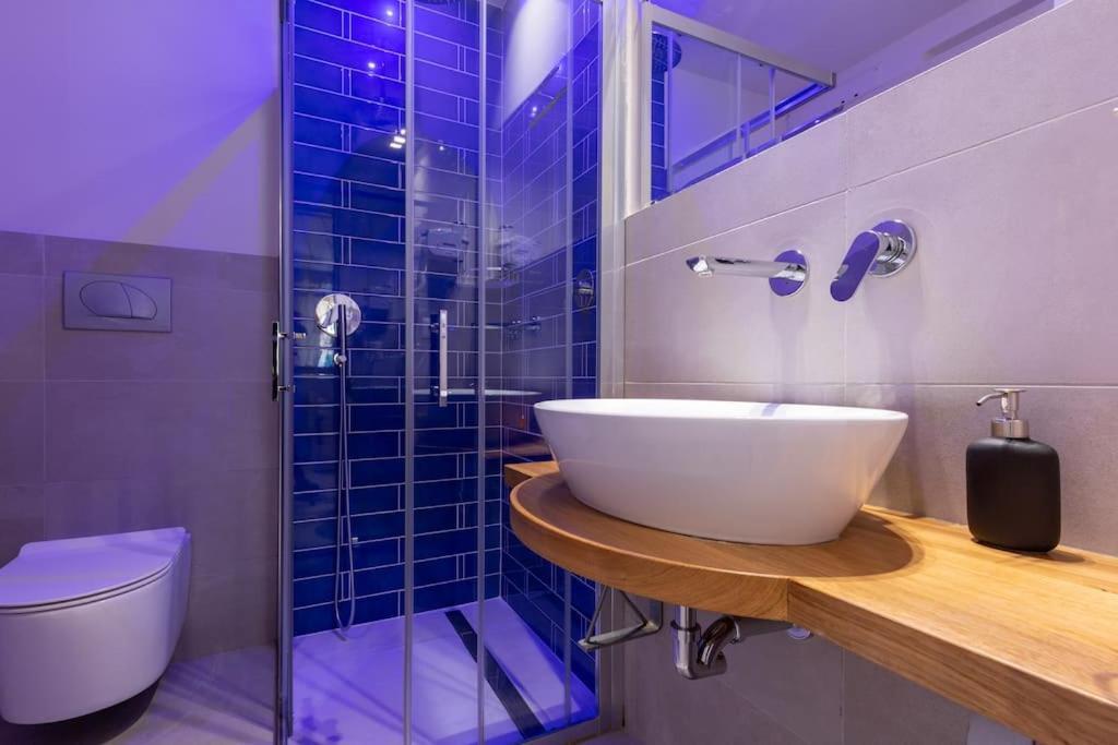 Leilighet Dafne Speciale, Elegante Con Balcone