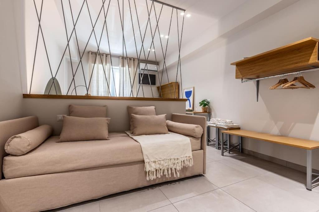 Dafne Speciale, Elegante Con Balcone Leilighet *