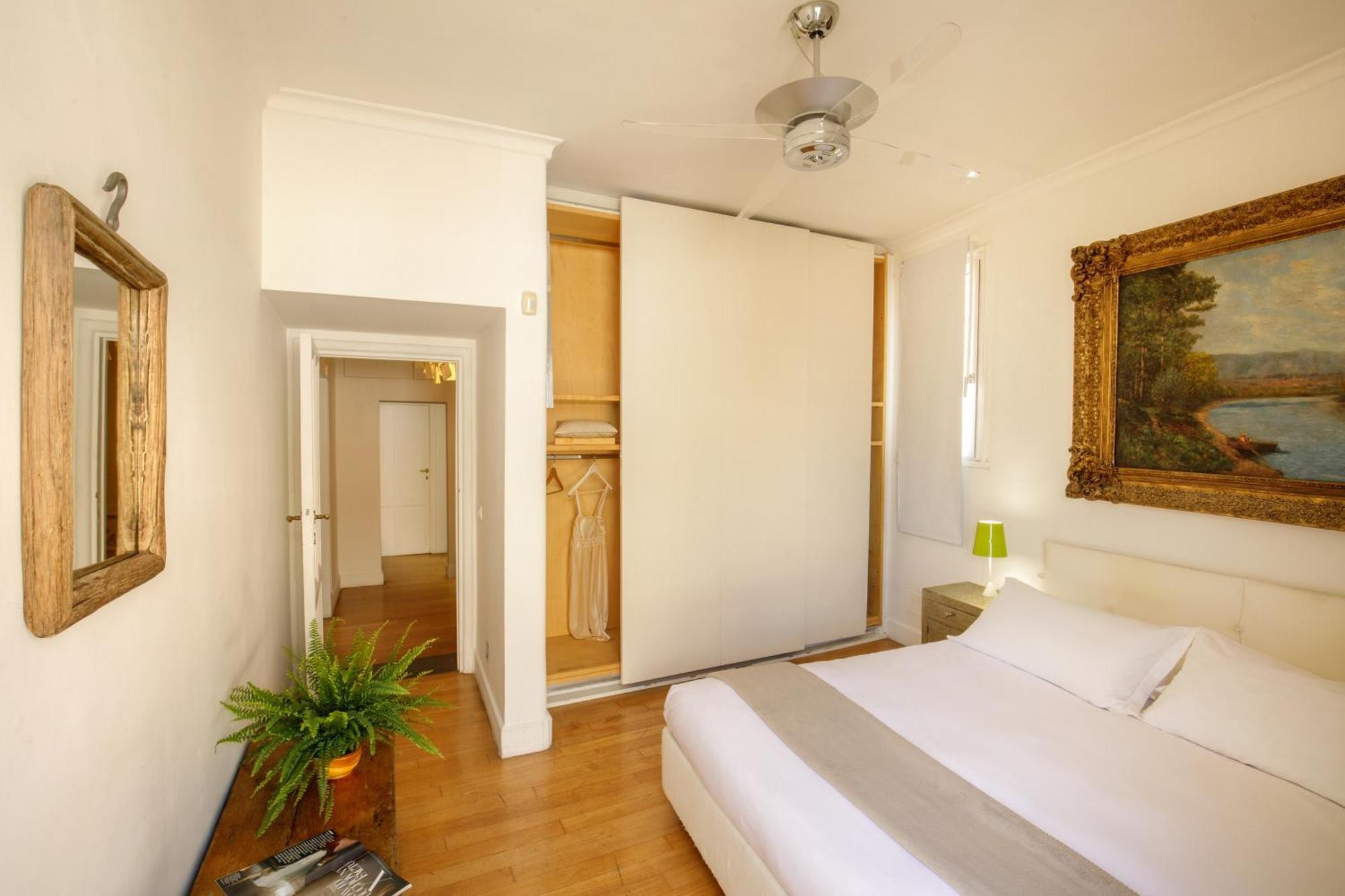 The Right Place 4u Mario De Fiori Rome