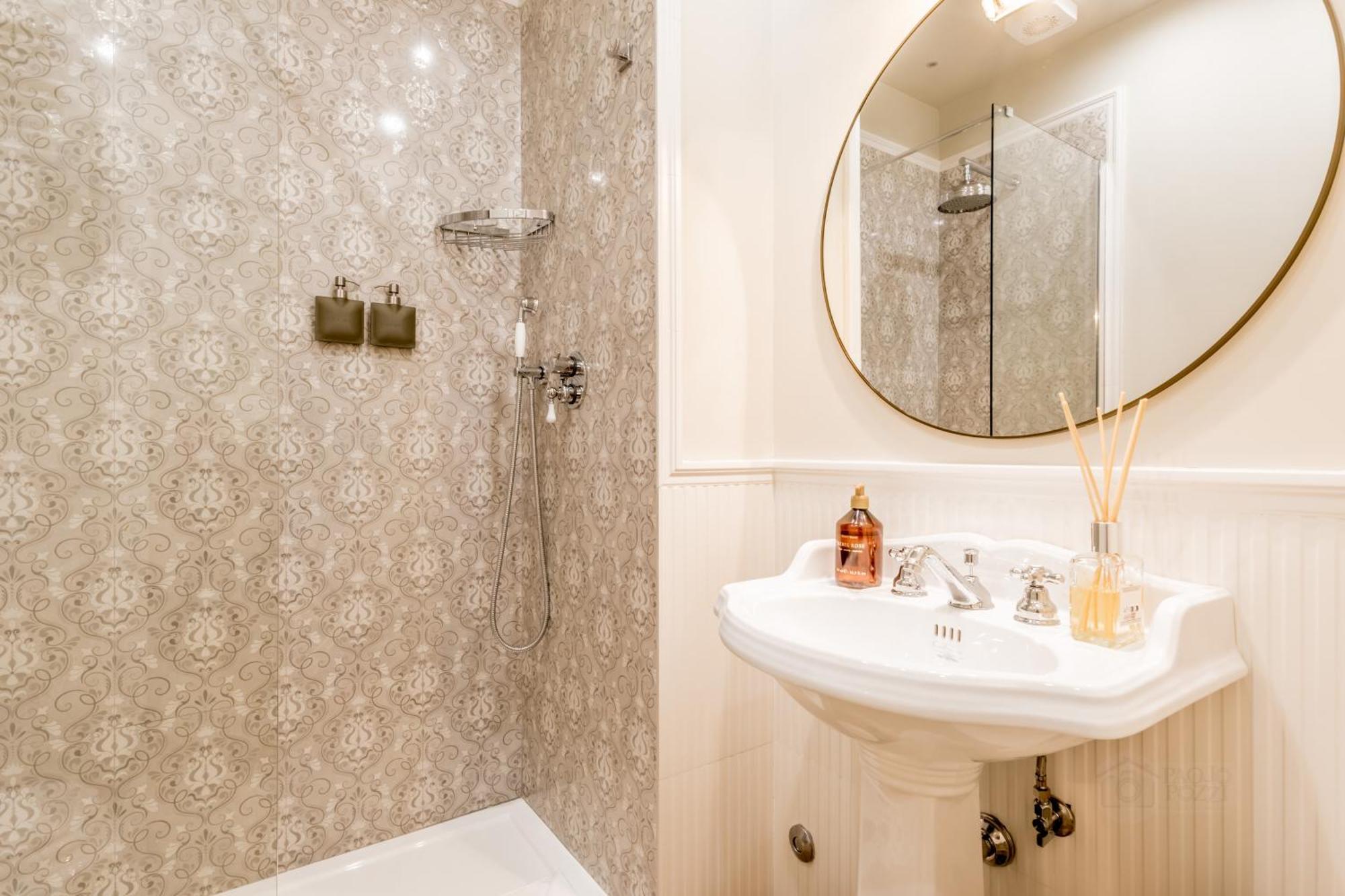 Queen Of Luxury Gasthof Rom