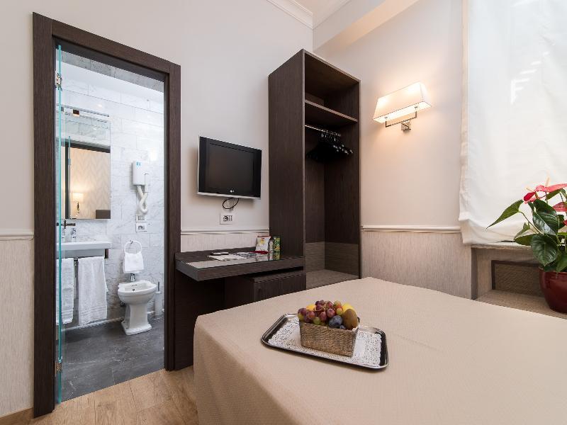 Alexandra Hotel 3*