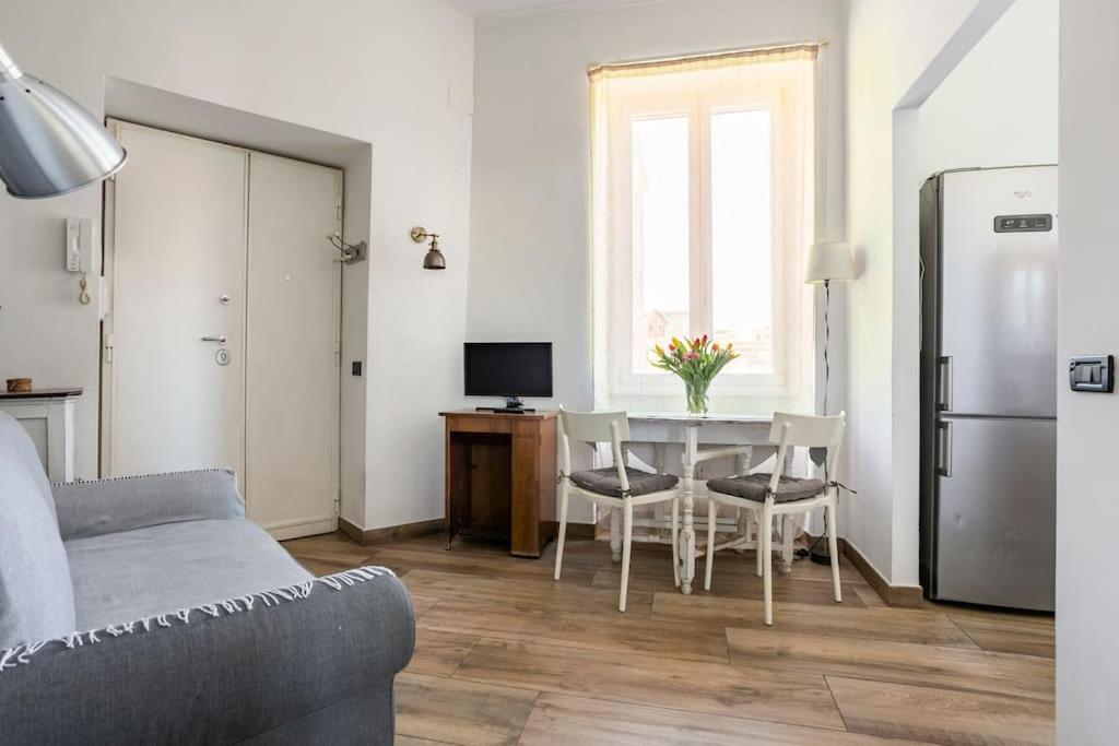 Interno 16 - Ponte Milvio *