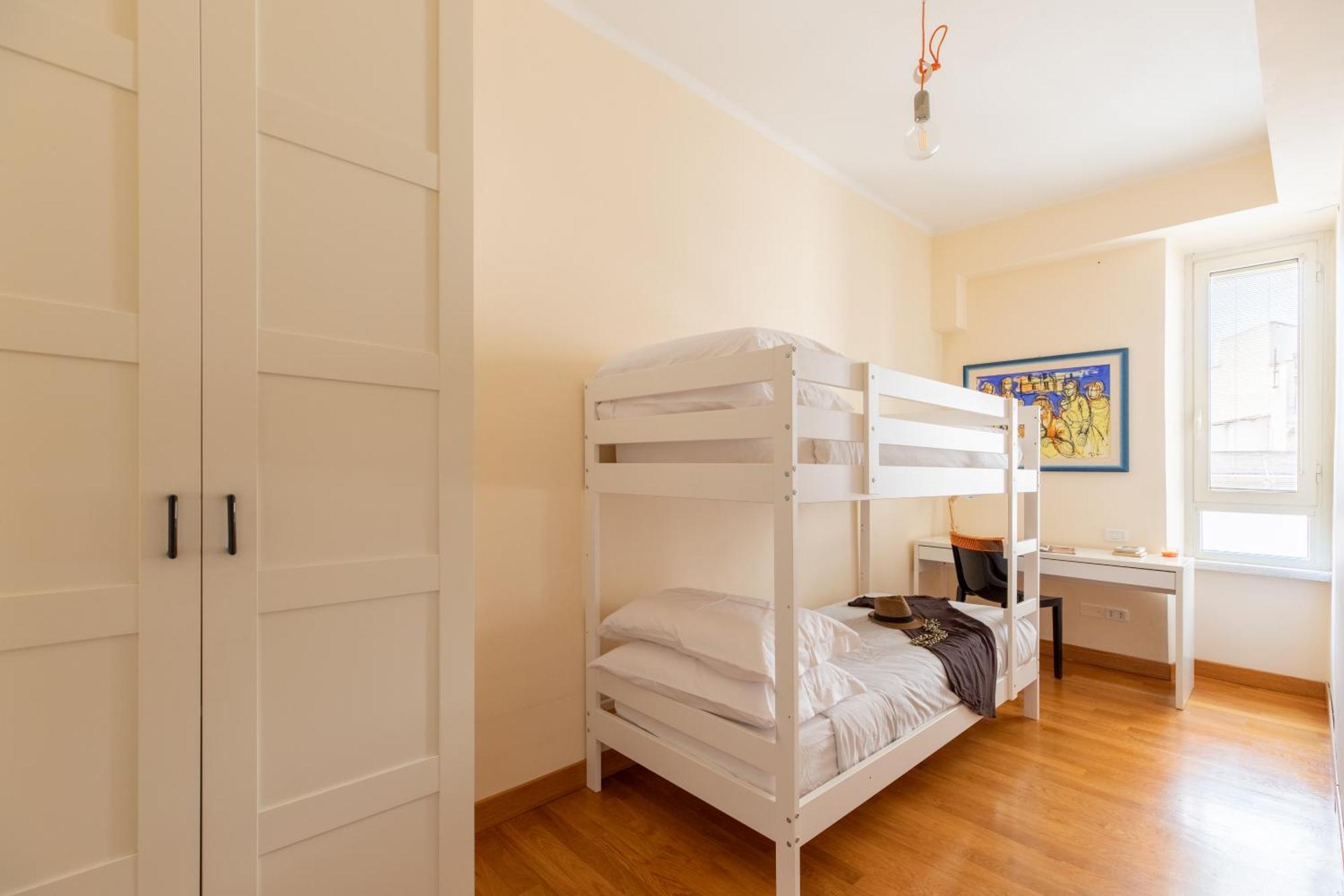 Apartment Iflat Bright & Comfy 2-bedroom Near Vatican