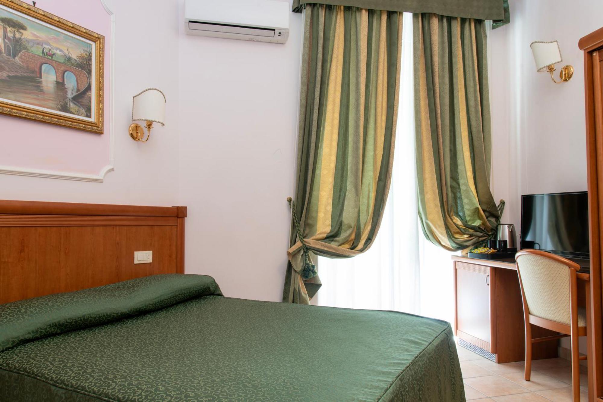 Hotel Philia 3*