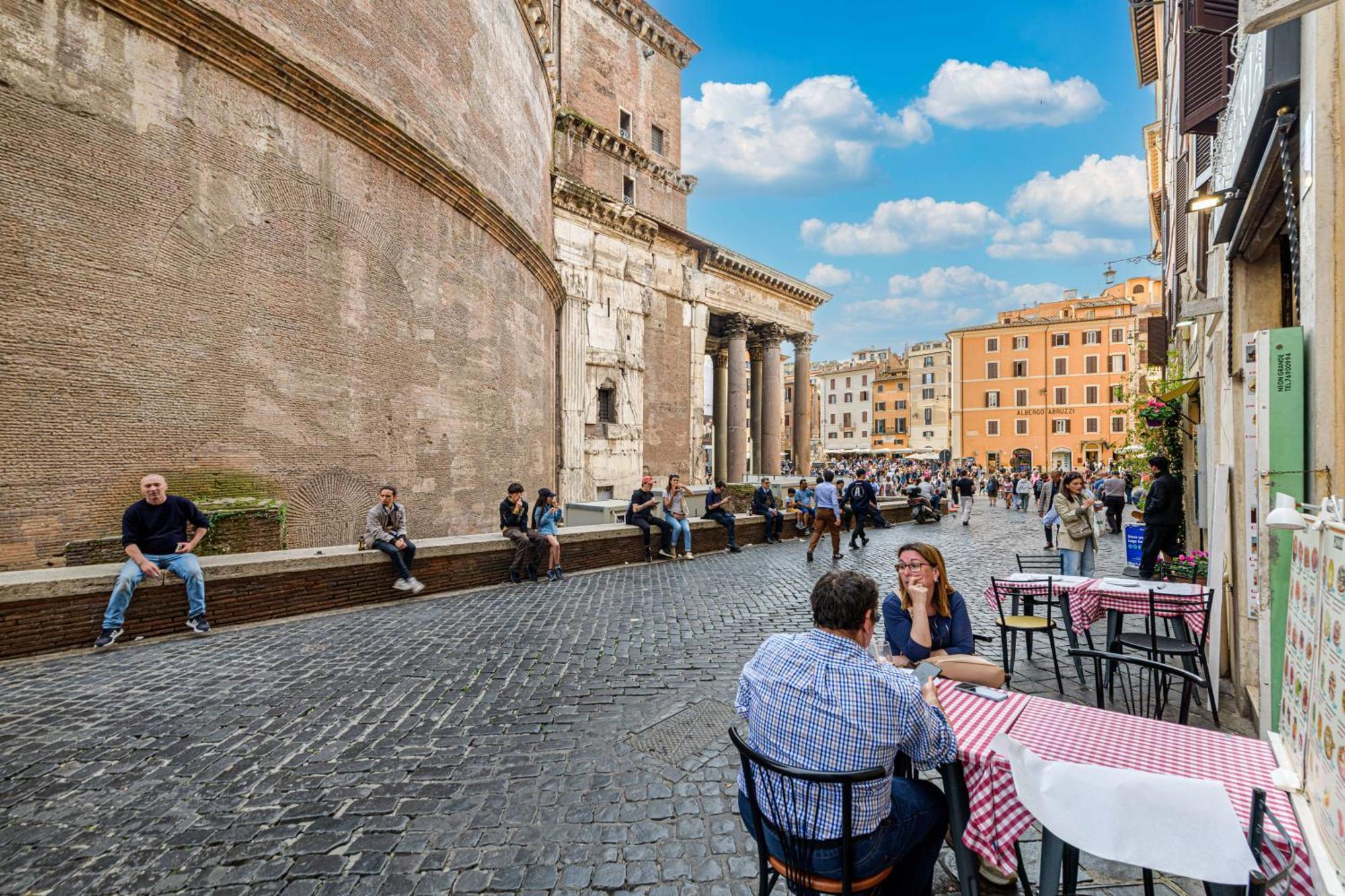Deluxe Pantheon Roma