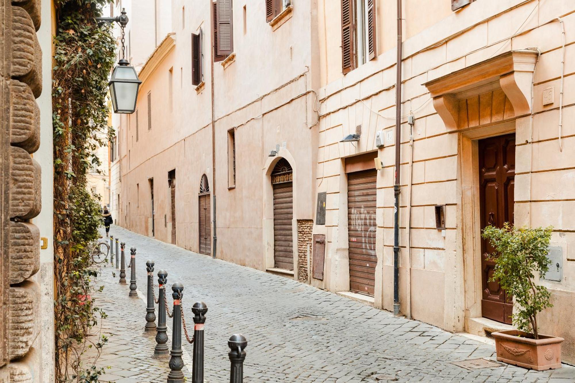 Sonder Palazzo Taverna Aparthotel