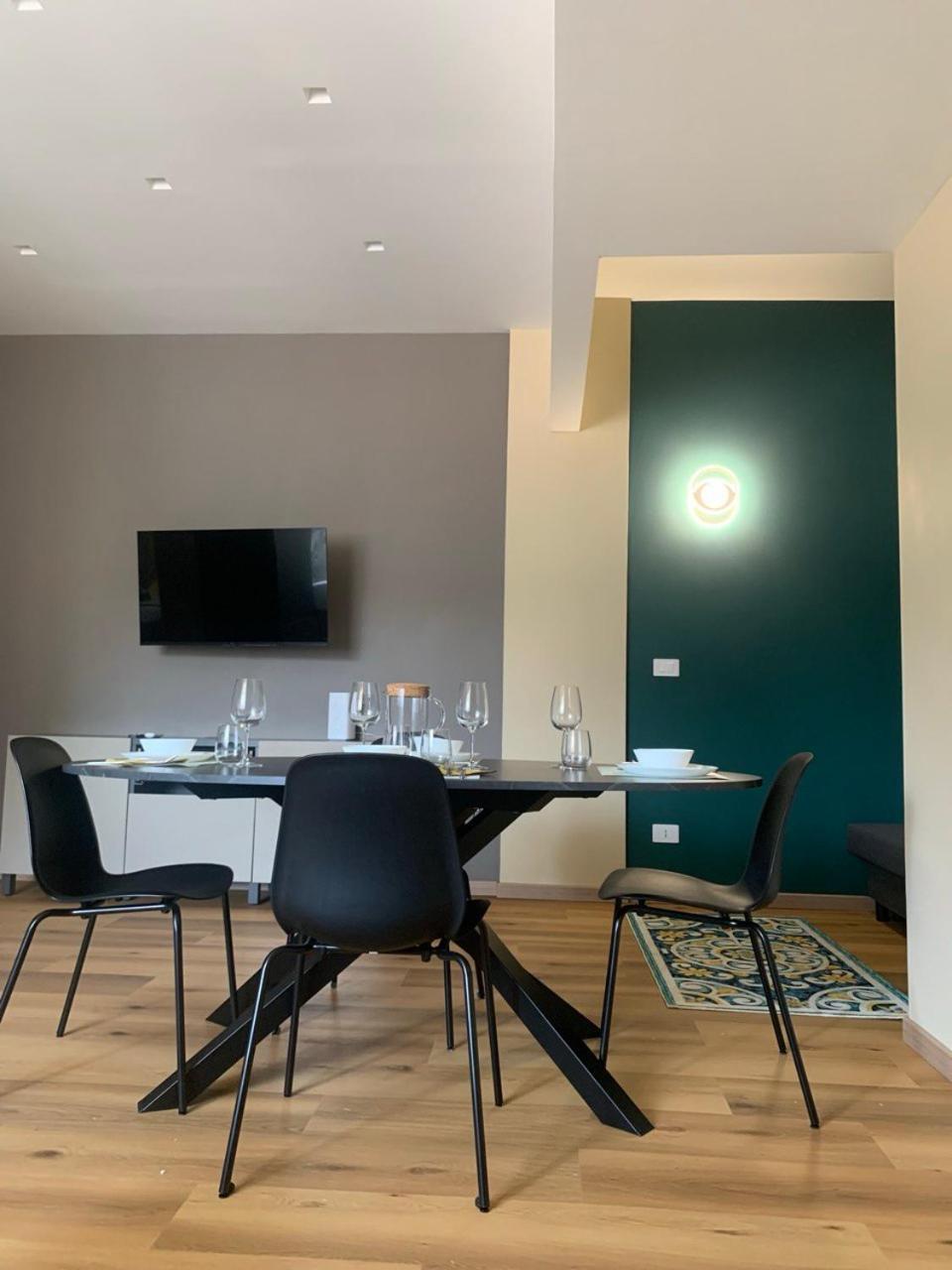 Simonelli 's Apartment