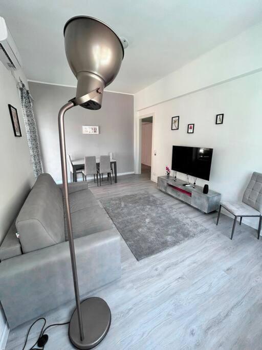 Maison Monferrato * Roma