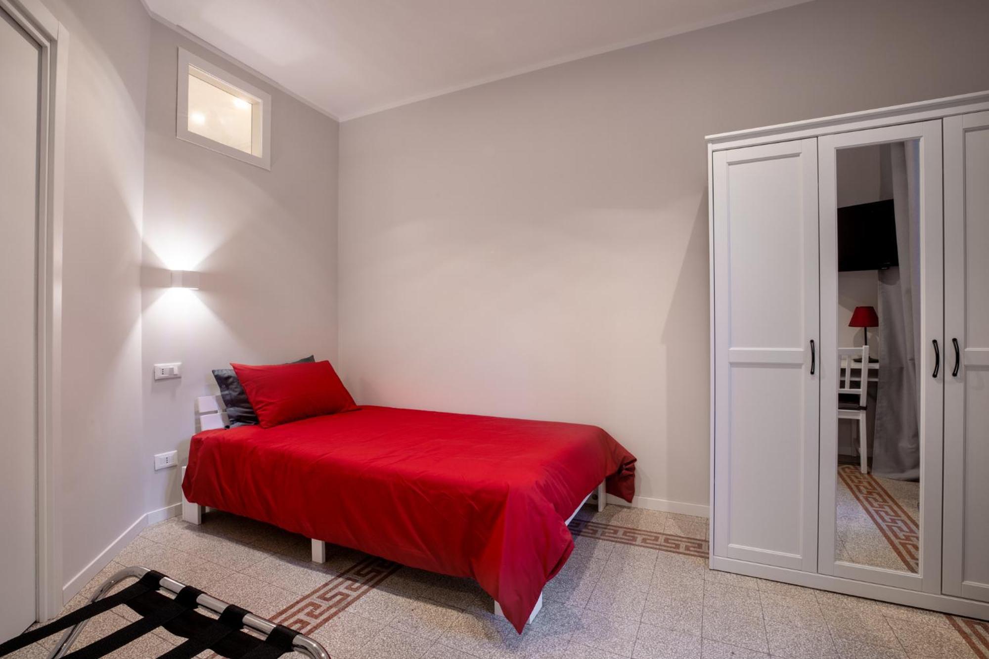 Casa San Lo' Zona San Lorenzo Termini Apartment *