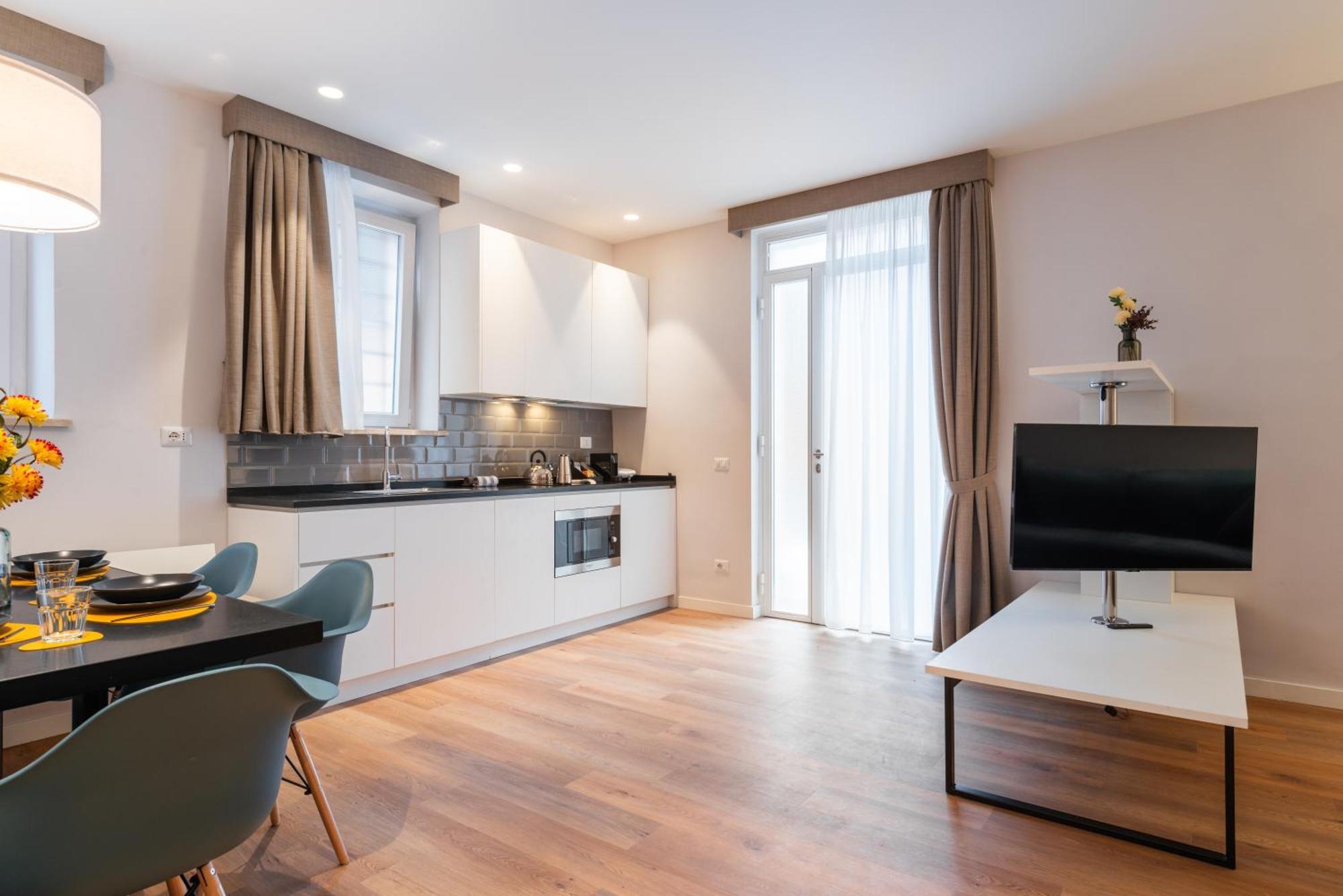 Apart-hotel Major House - Luxury In By Hostand *