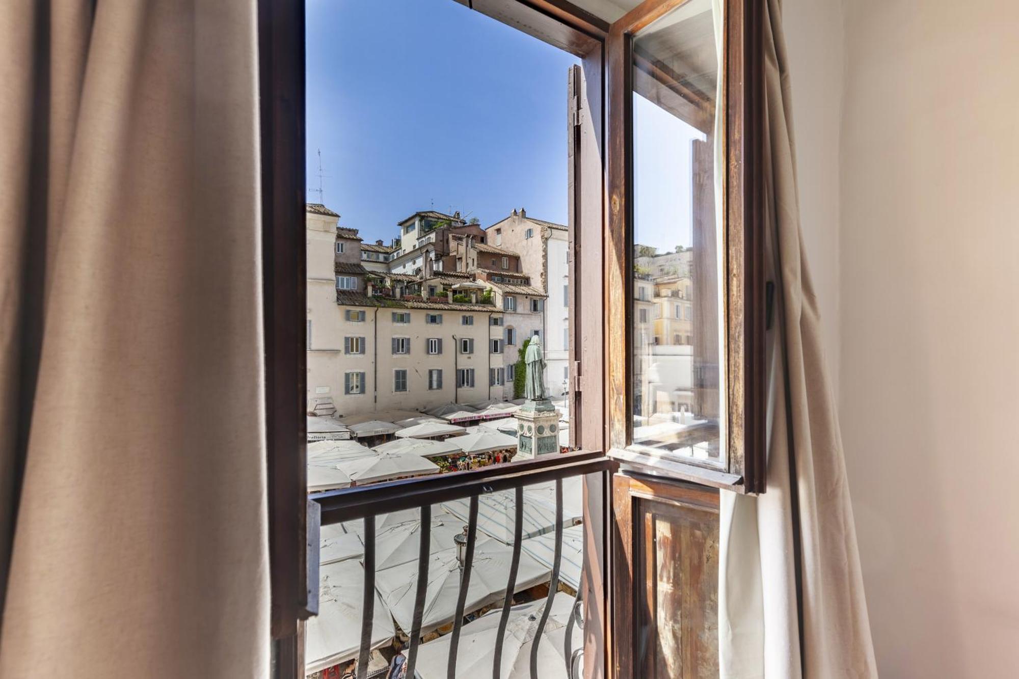 Apartamento Campo Dei Fiori Luxury Gold
