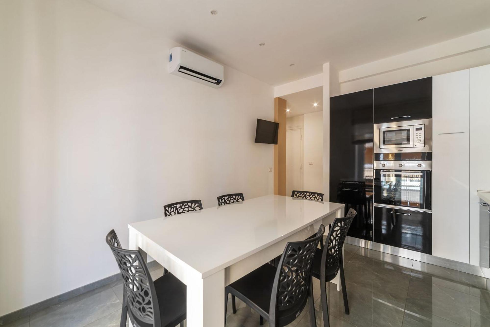 Joivy Delightful 3-bed Flat With Balcony * Rome