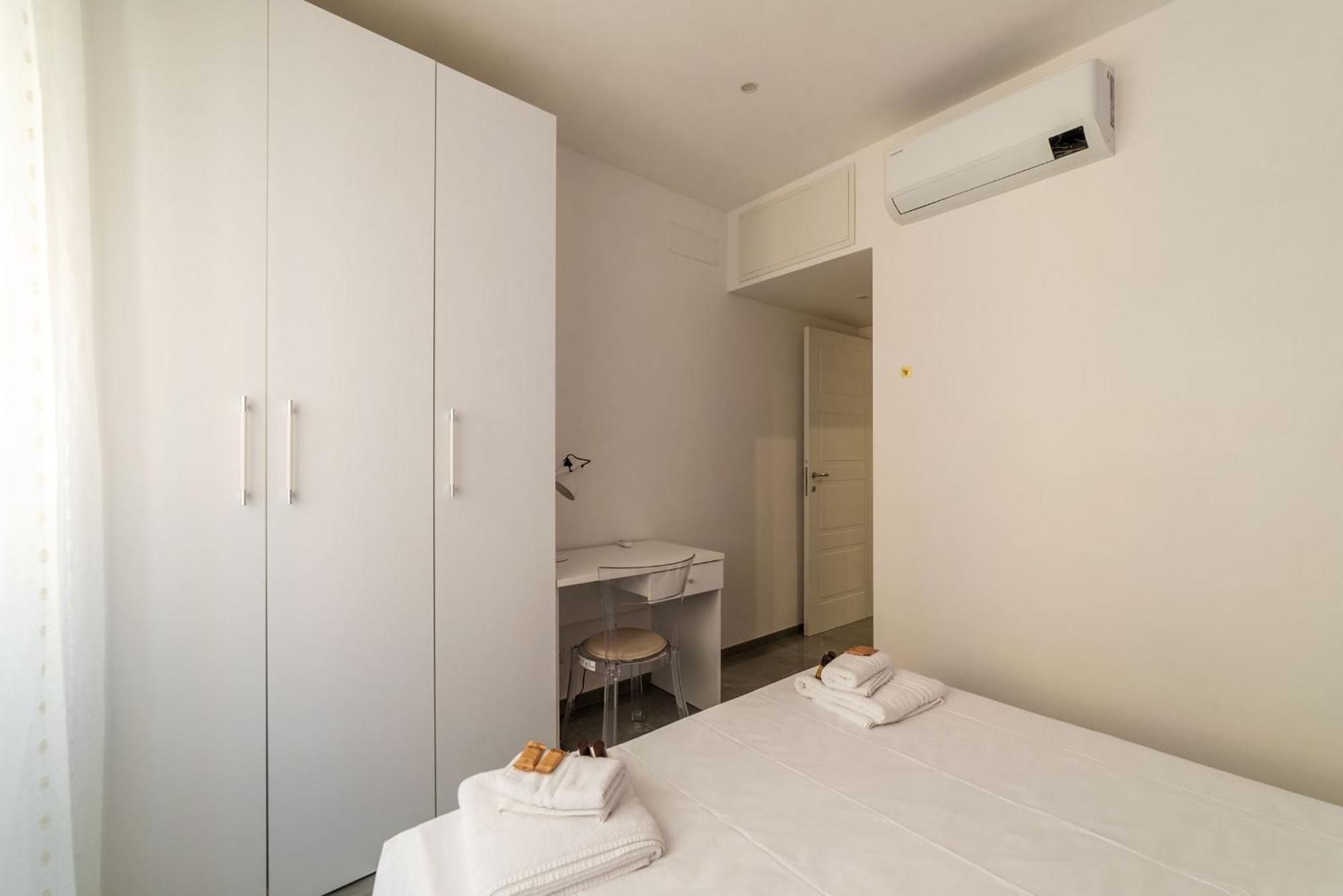 Joivy Delightful 3-bed Flat With Balcony Apartment