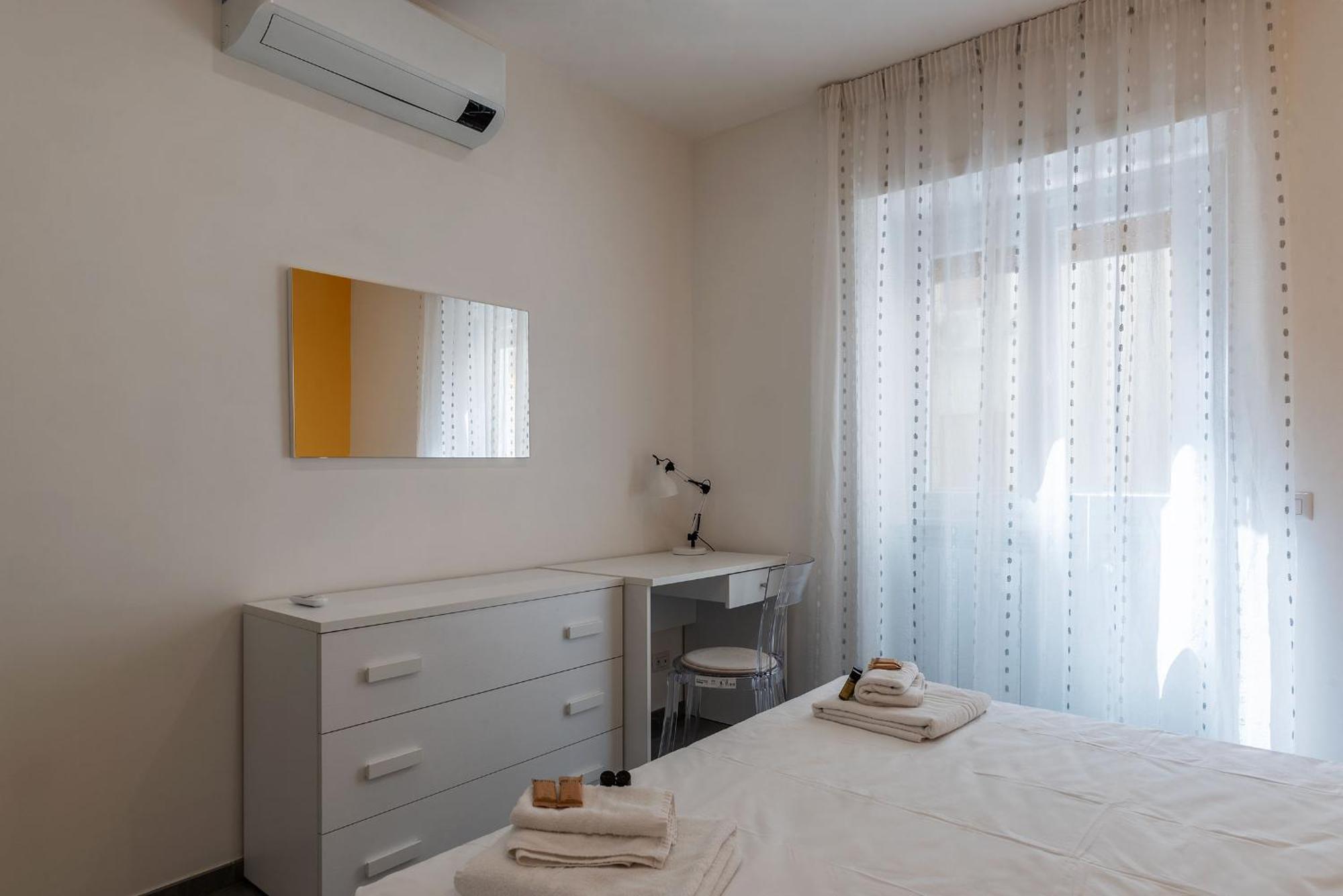 Apartment Joivy Delightful 3-bed Flat With Balcony *