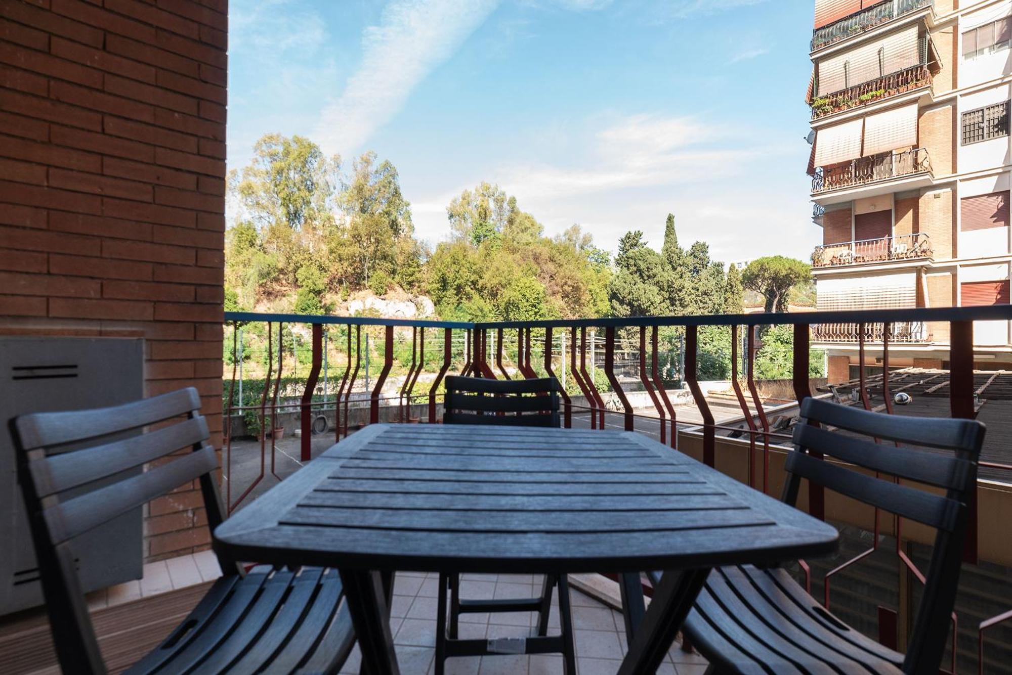 Apartamento Joivy Sleek Flat With Easy Access To *