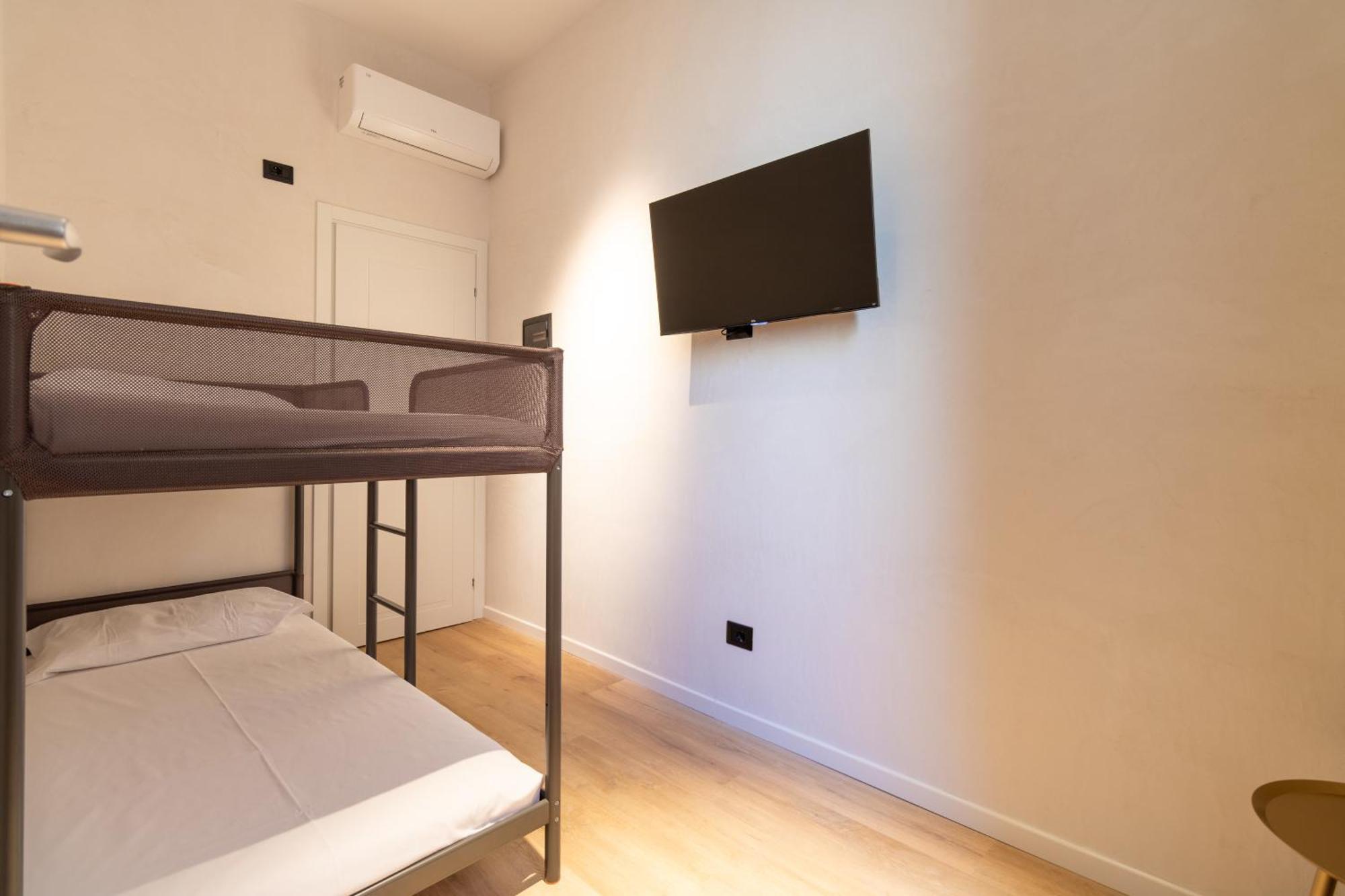 Cunabu Urbano V Guest house *