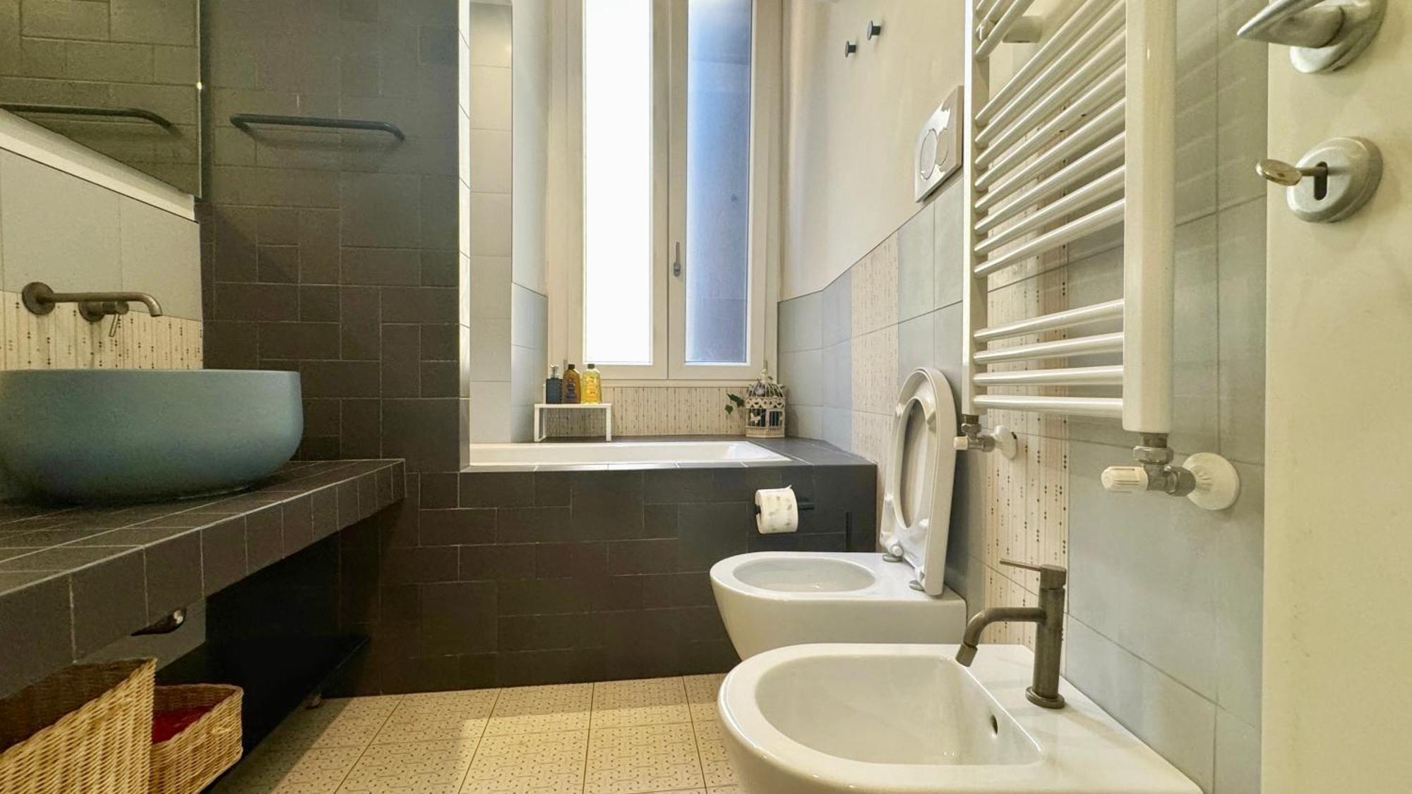 Like Apartment *