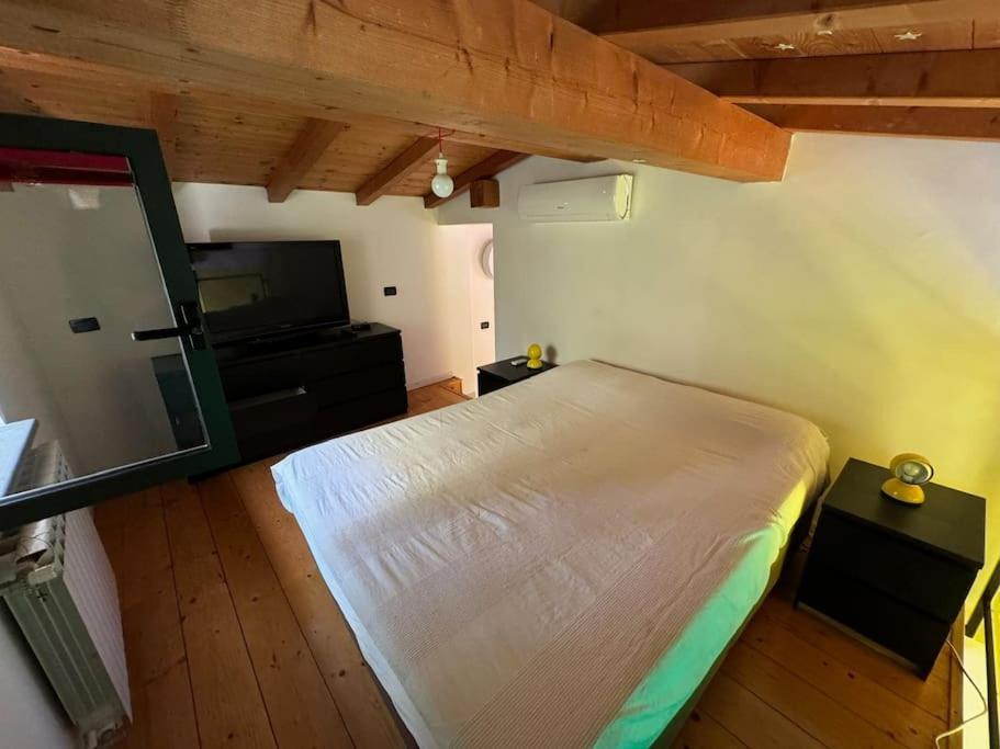 Apartamento Casa Indipendente Con Vista Acquedotto