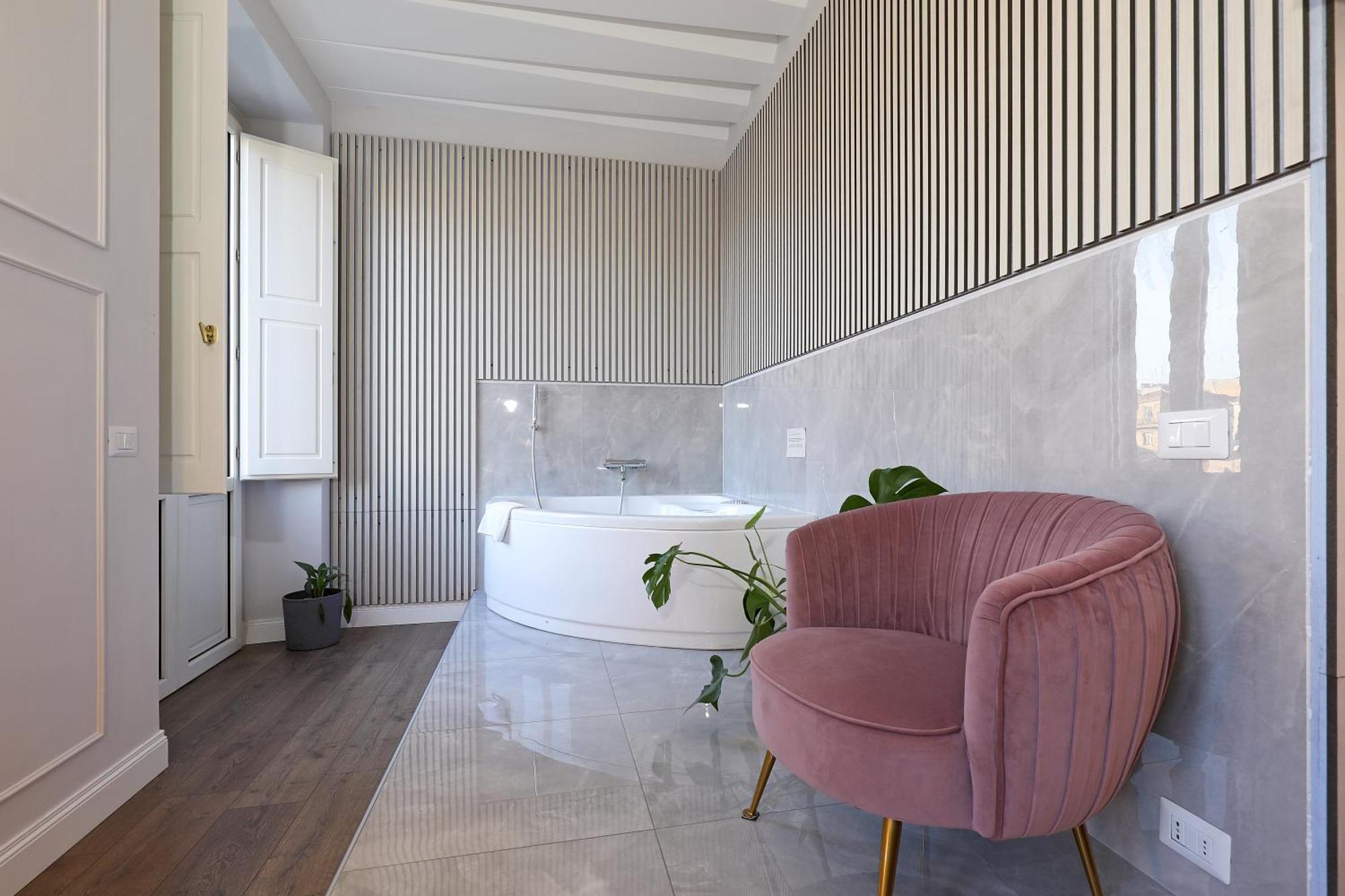 Plaza Suites, Luxury Collection