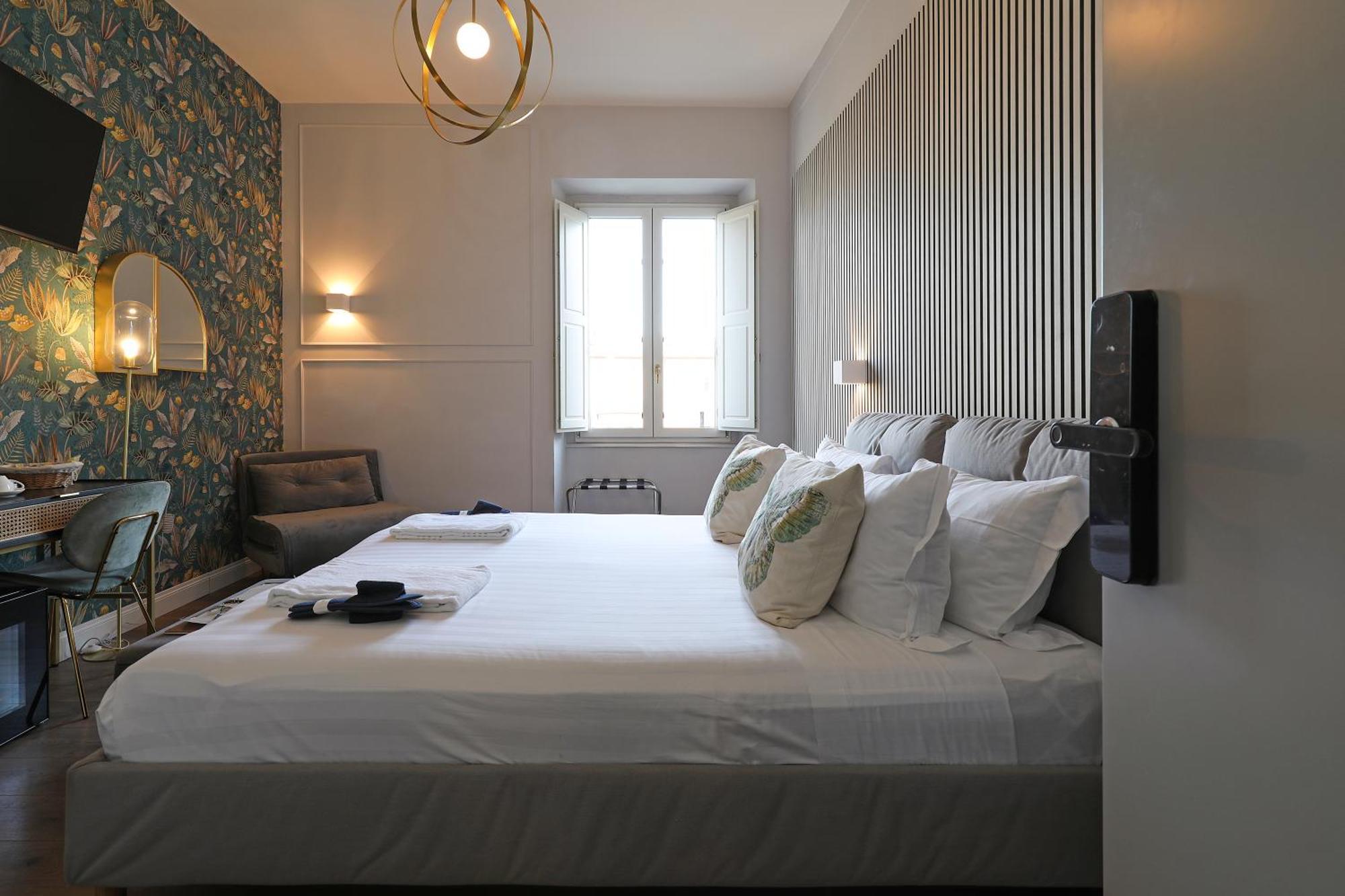 Plaza Suites, Luxury Collection