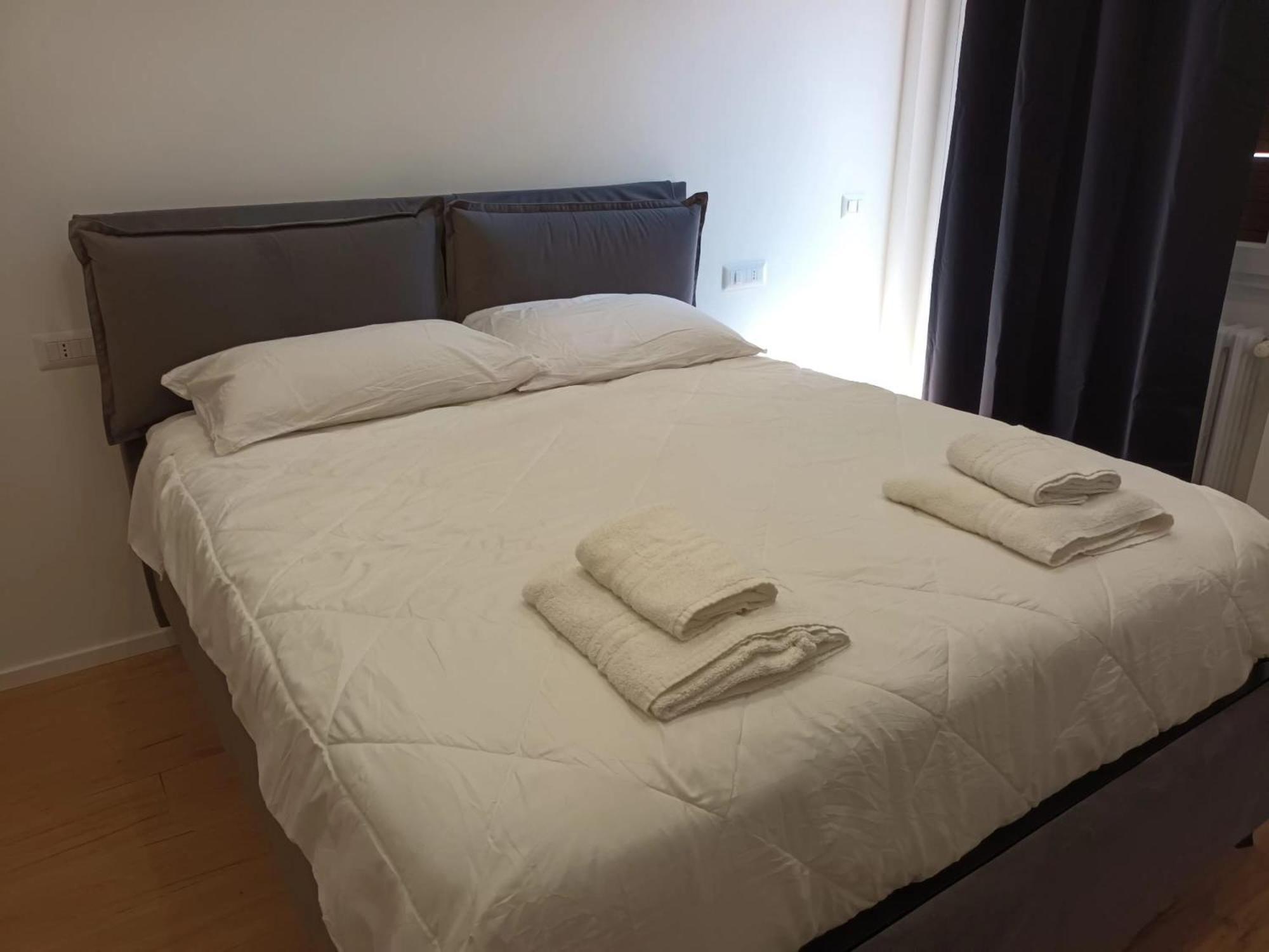 Pm 34 Viale Imperatore Guest House - 50 Mt From Metro San Paolo Apartment *