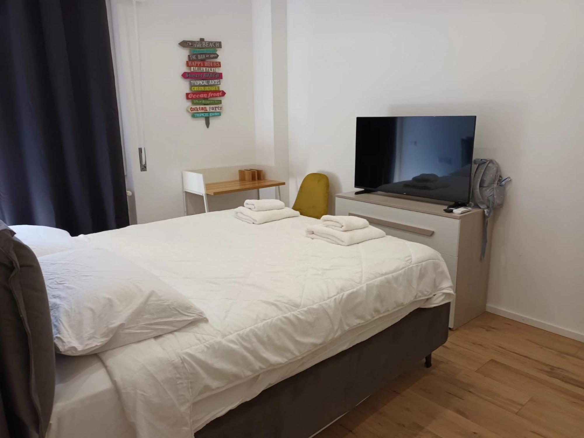 Apartment Pm 34 Viale Imperatore Guest House - 50 Mt From Metro San Paolo *