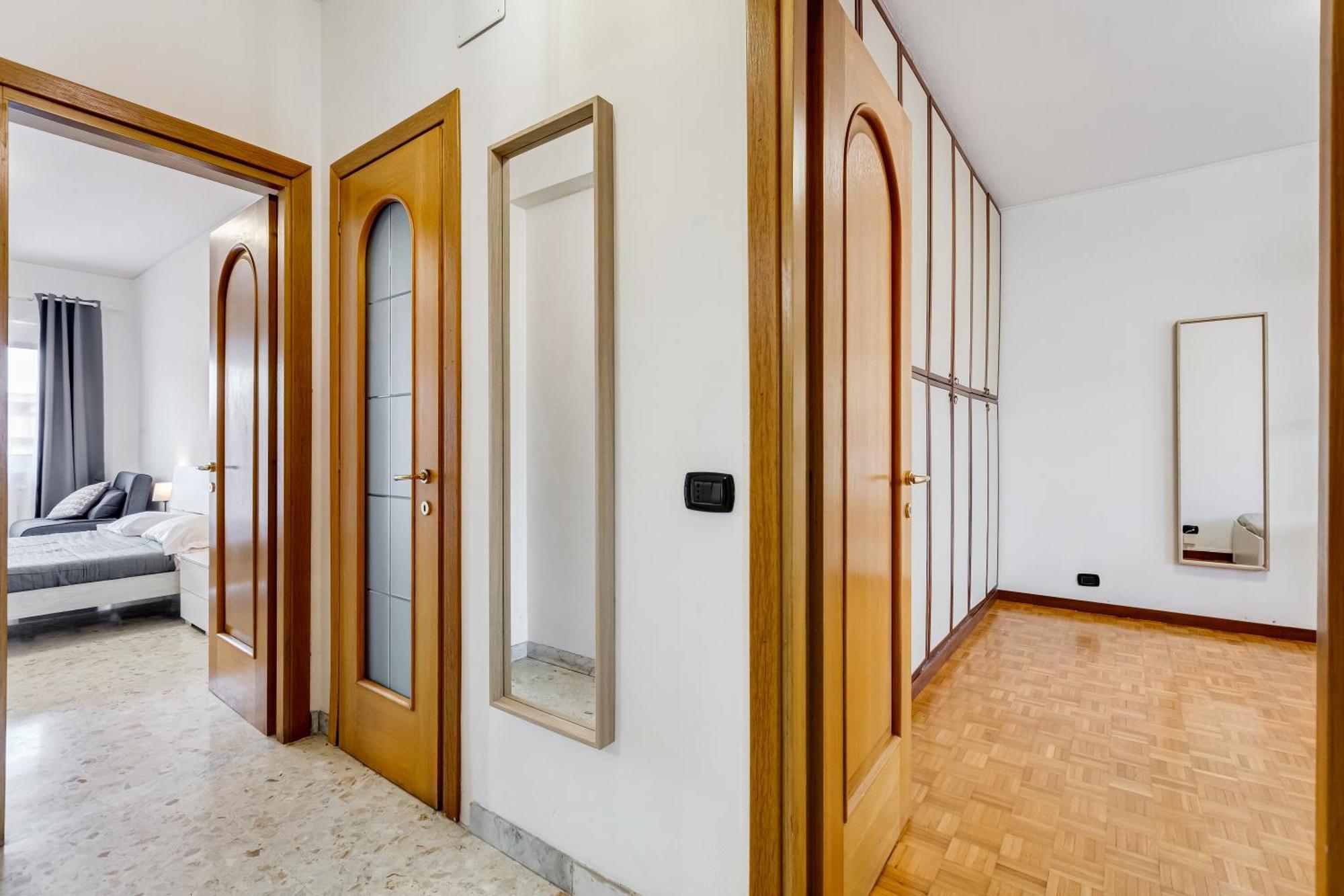 Appartamento Moderno Sopra Metro A E Parco Degli Acquedotti Roma