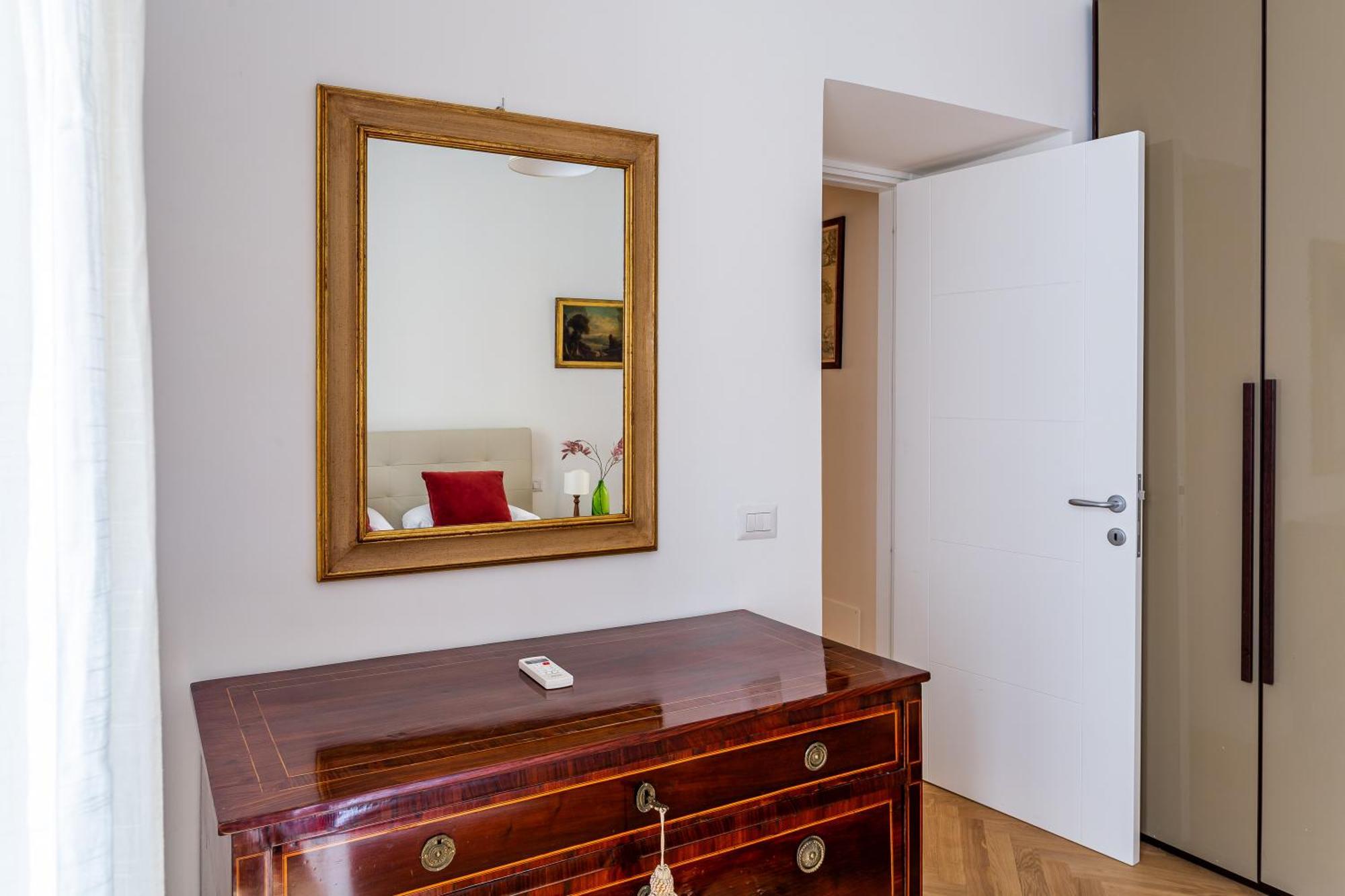 Iflat A Peaceful Nest In The Eternal Roma