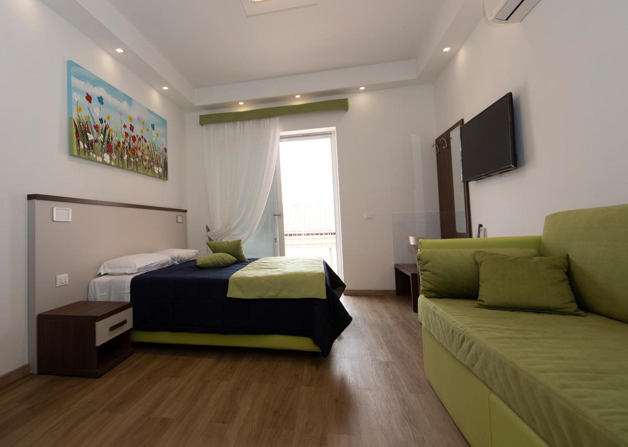 Rainbow Al Colosseo Apartment
