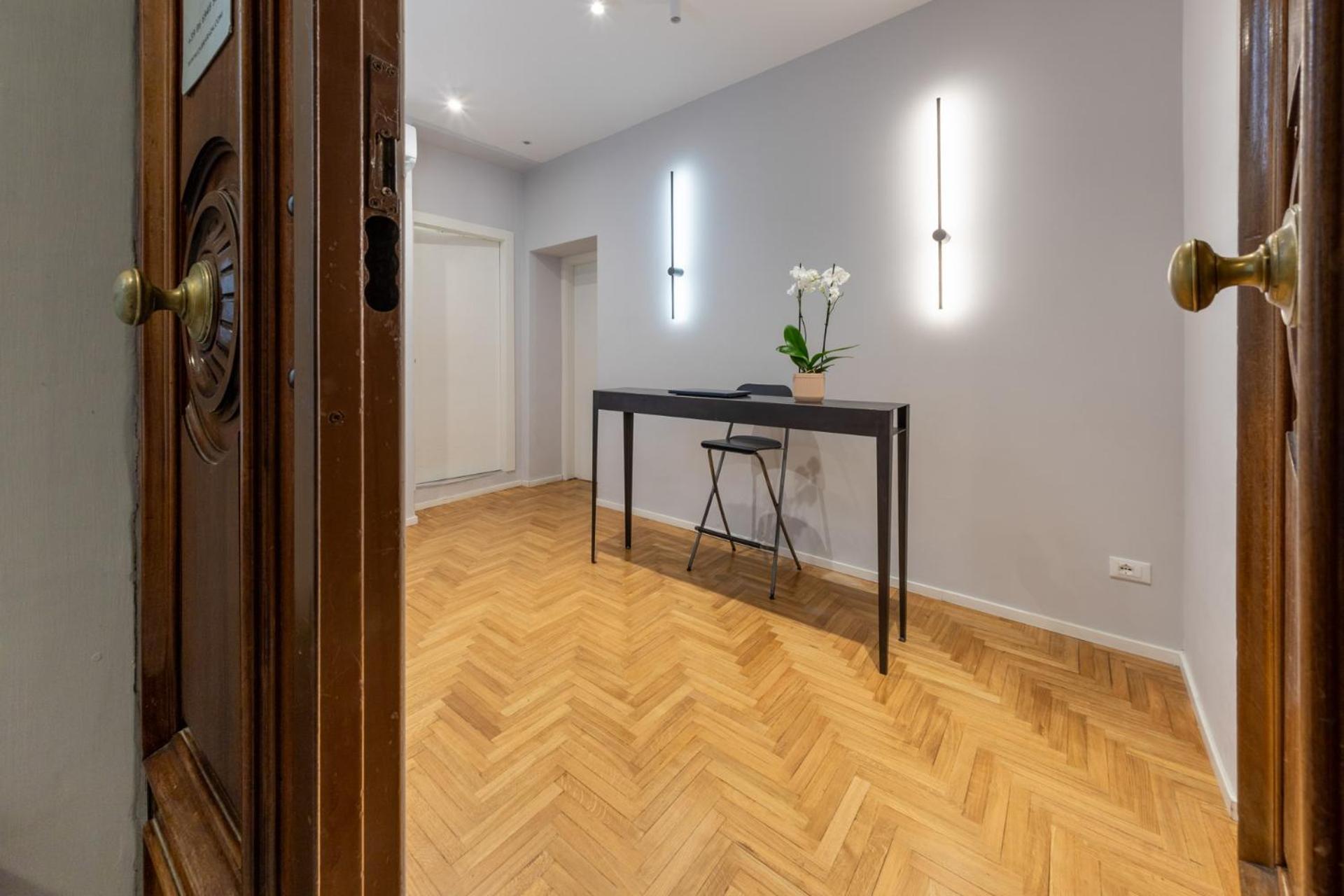 Carrara 24 Gjestgiverier Roma