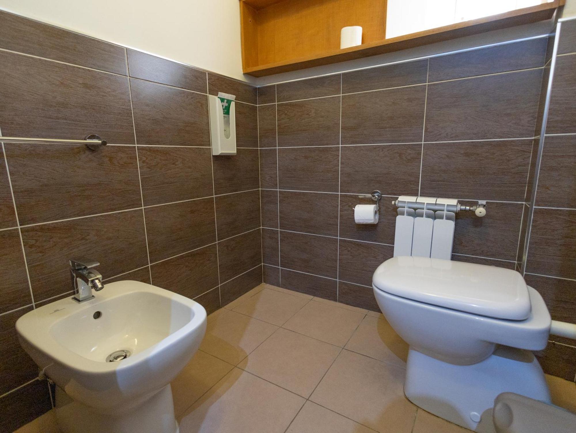 Romerooms Cola Di Rienzo Bed and breakfast