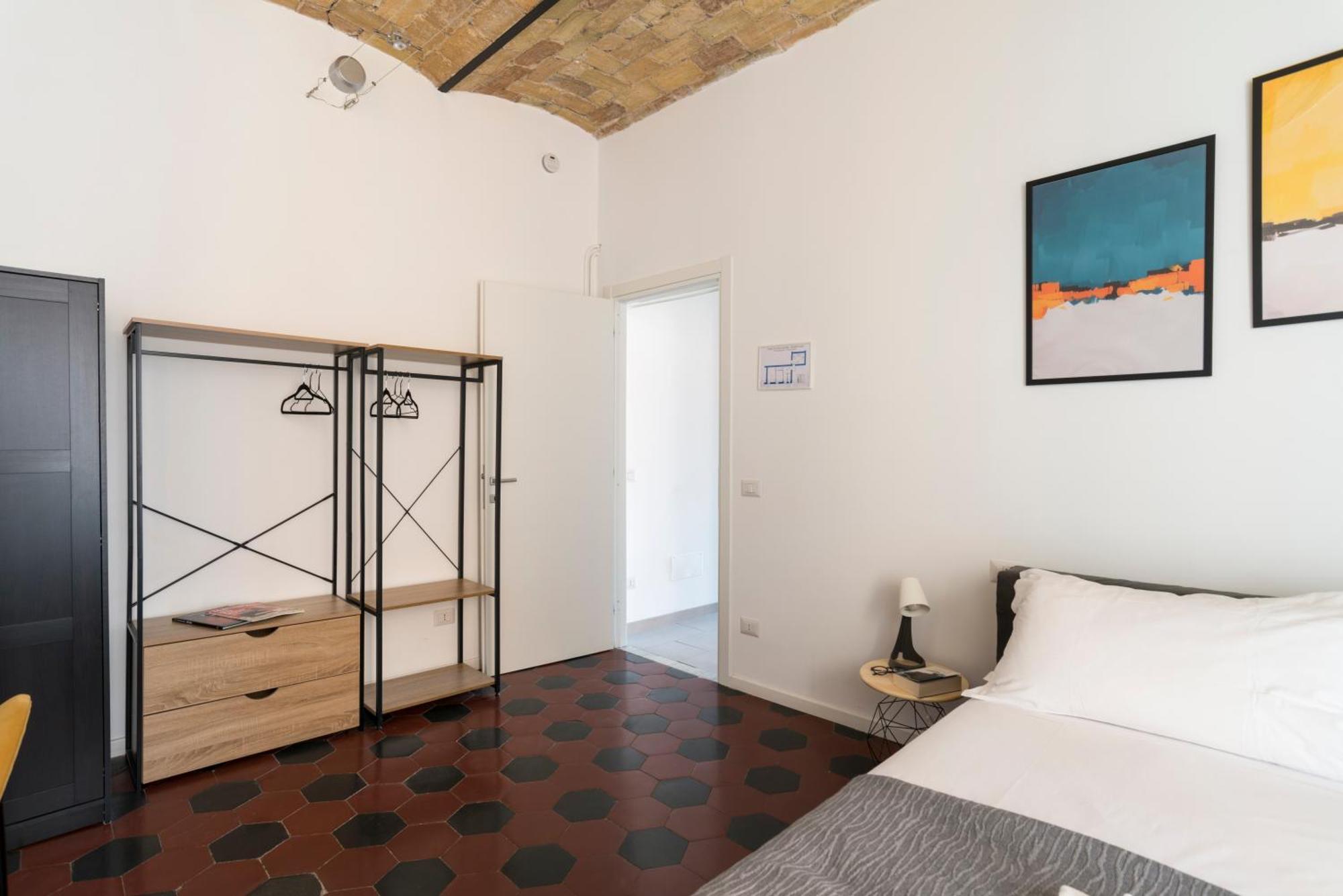 Half Palace, Relaxing In San Lorenzo Roma