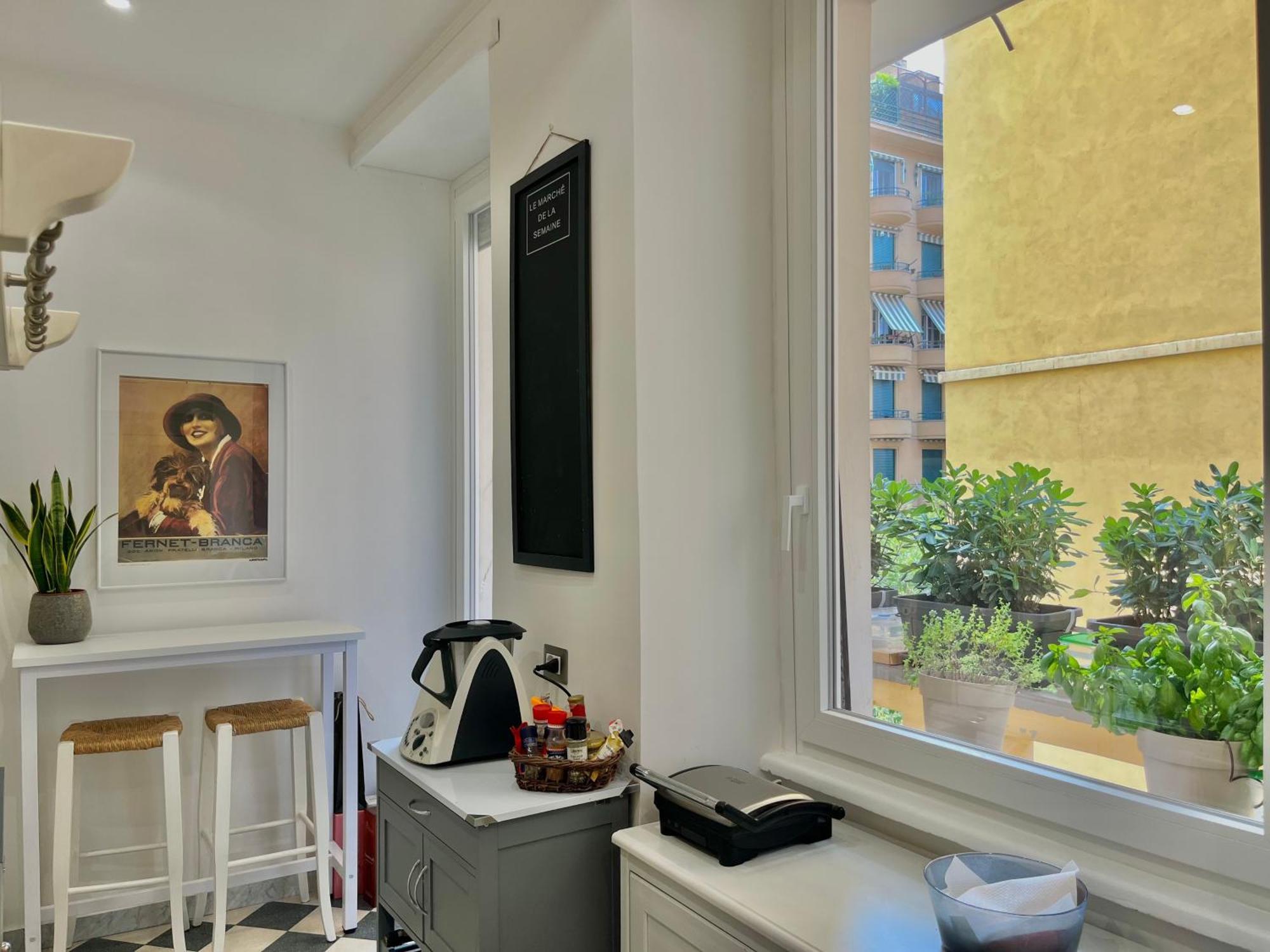- Belle Maison *
