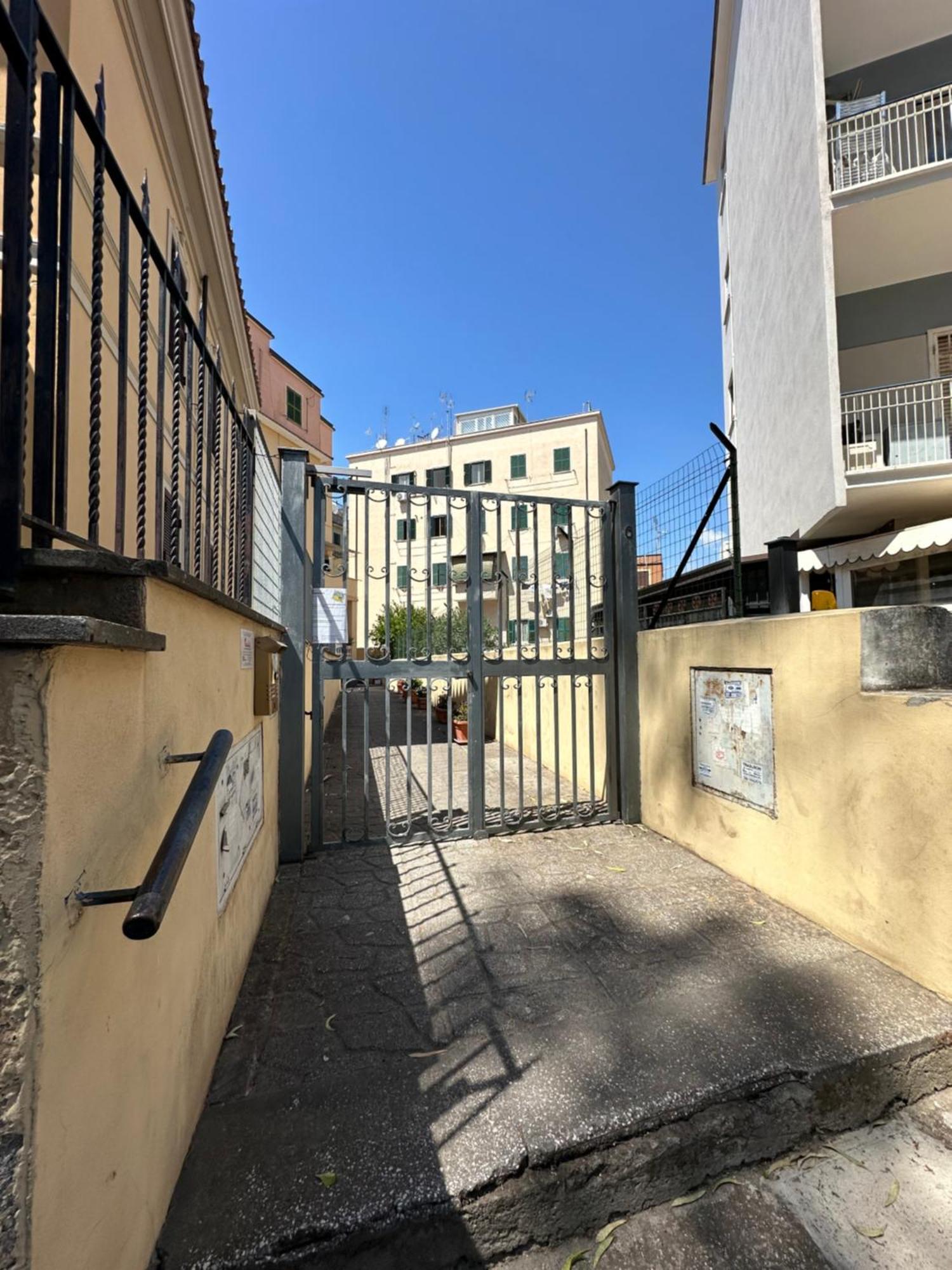 Apartment Cento - Metro Mirti & Free Wifi Rom