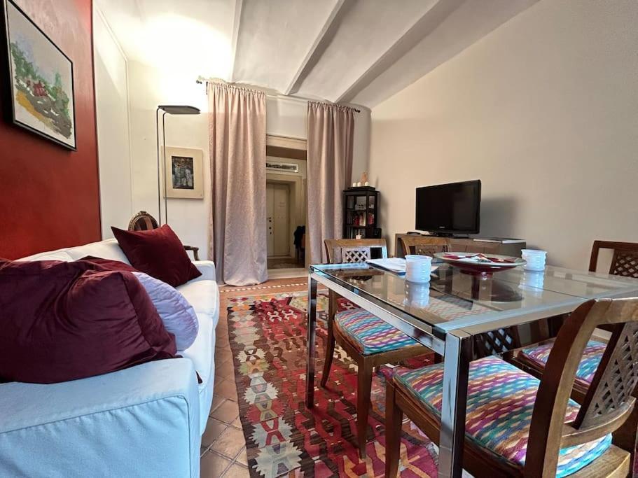 Elegant 3 Bedrooms Colosseum - San Giovanni Apartamento Roma