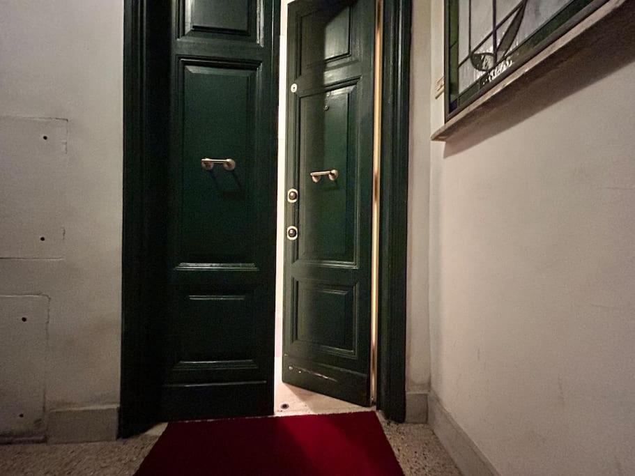 Elegant 3 Bedrooms Colosseum - San Giovanni Apartamento Roma