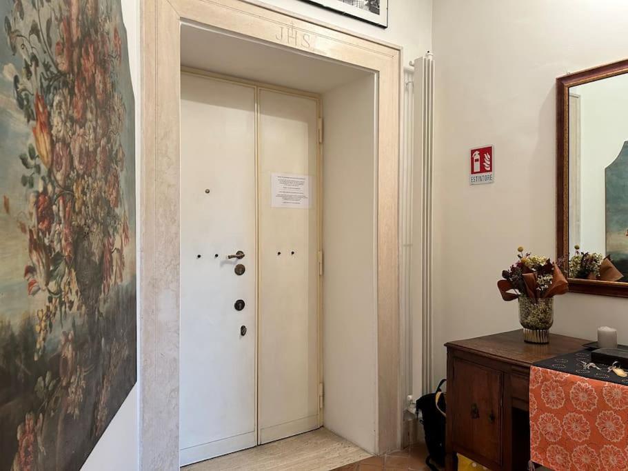 Elegant 3 Bedrooms Colosseum - San Giovanni Apartamento