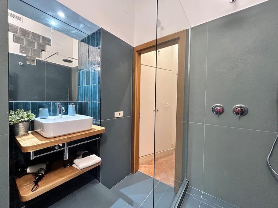 Elegant 3 Bedrooms Colosseum - San Giovanni Apartamento Roma