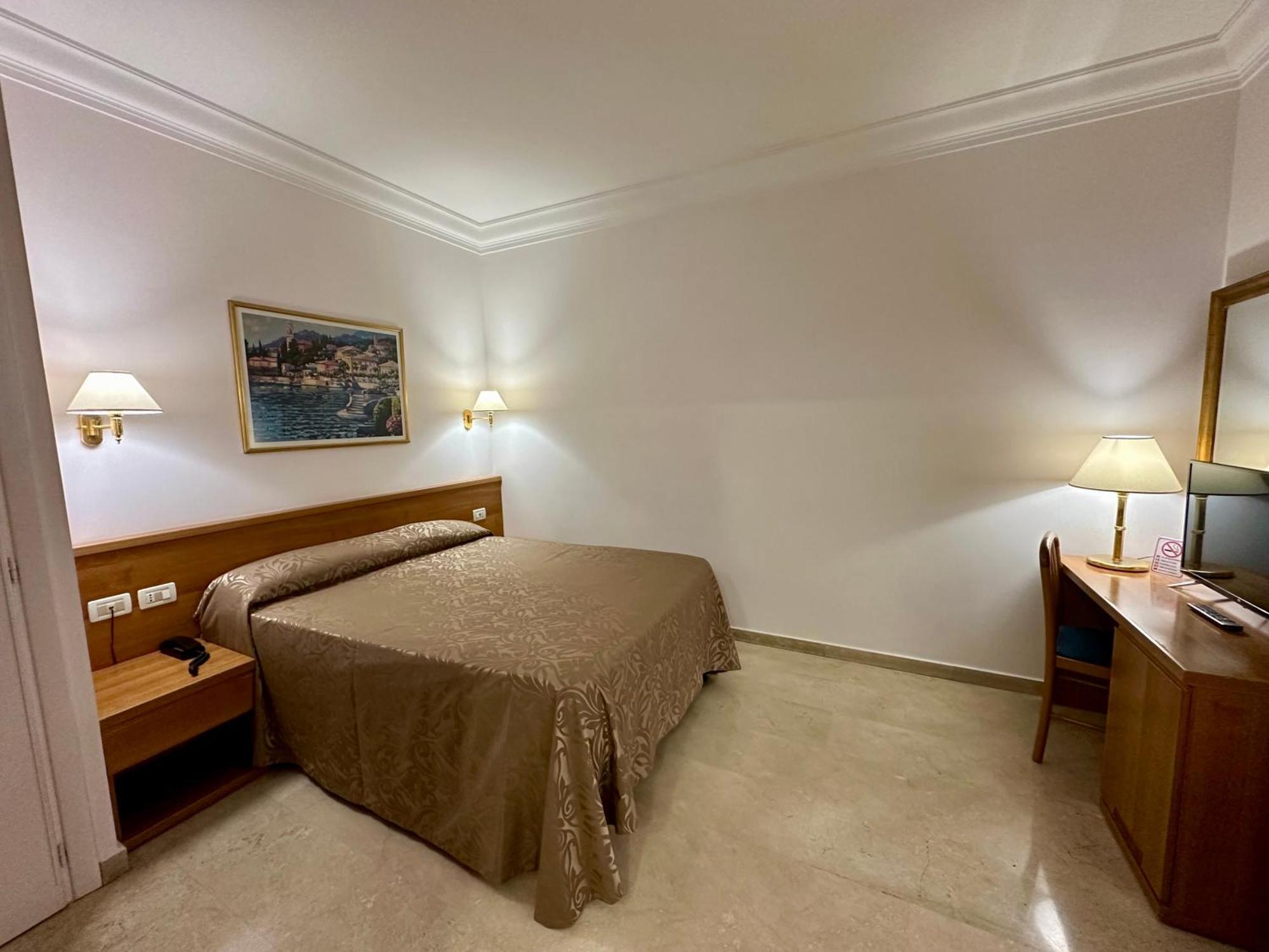 Principe Di Piemonte Hotel Rom