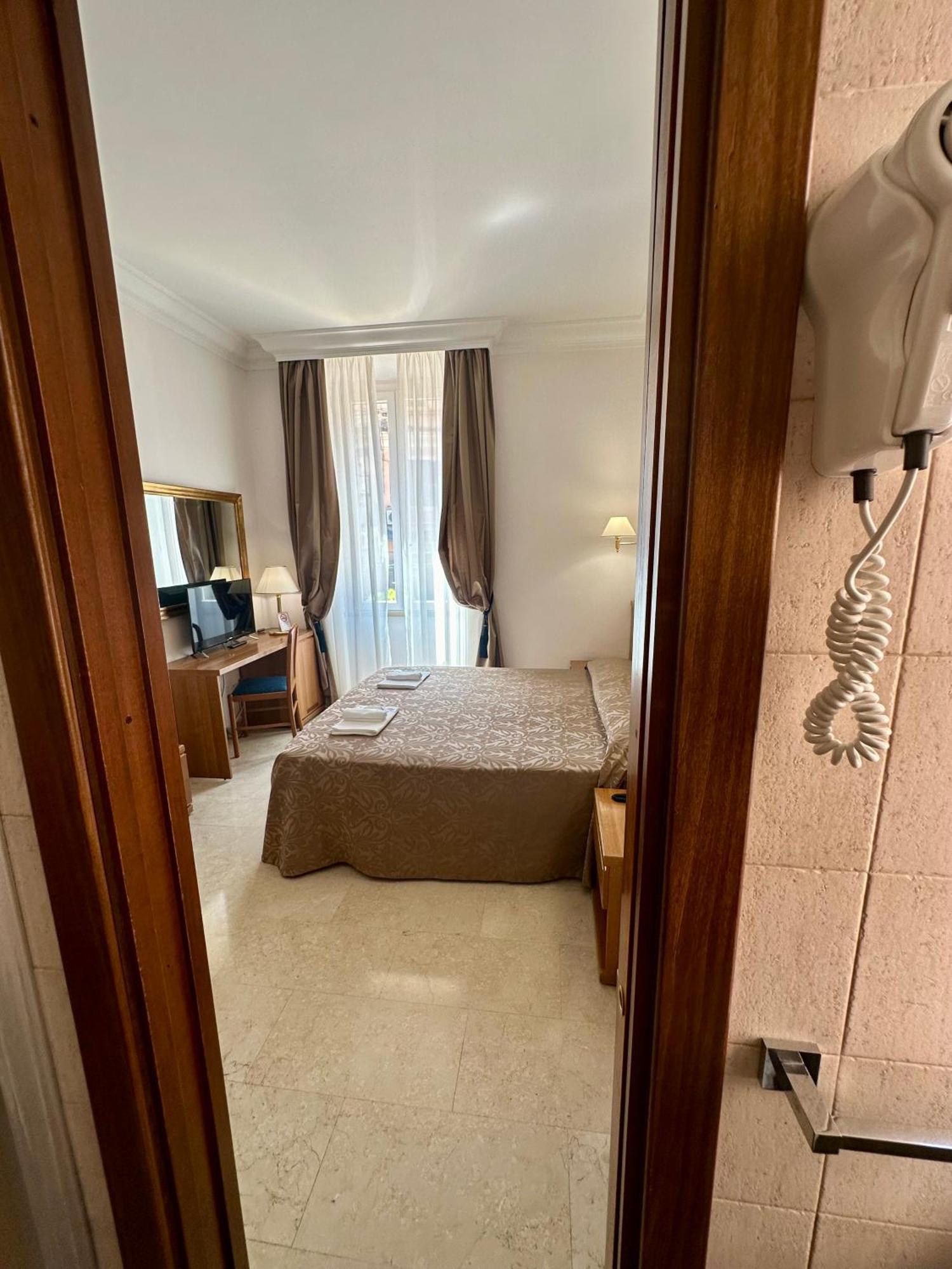 Principe Di Piemonte 3* Rom