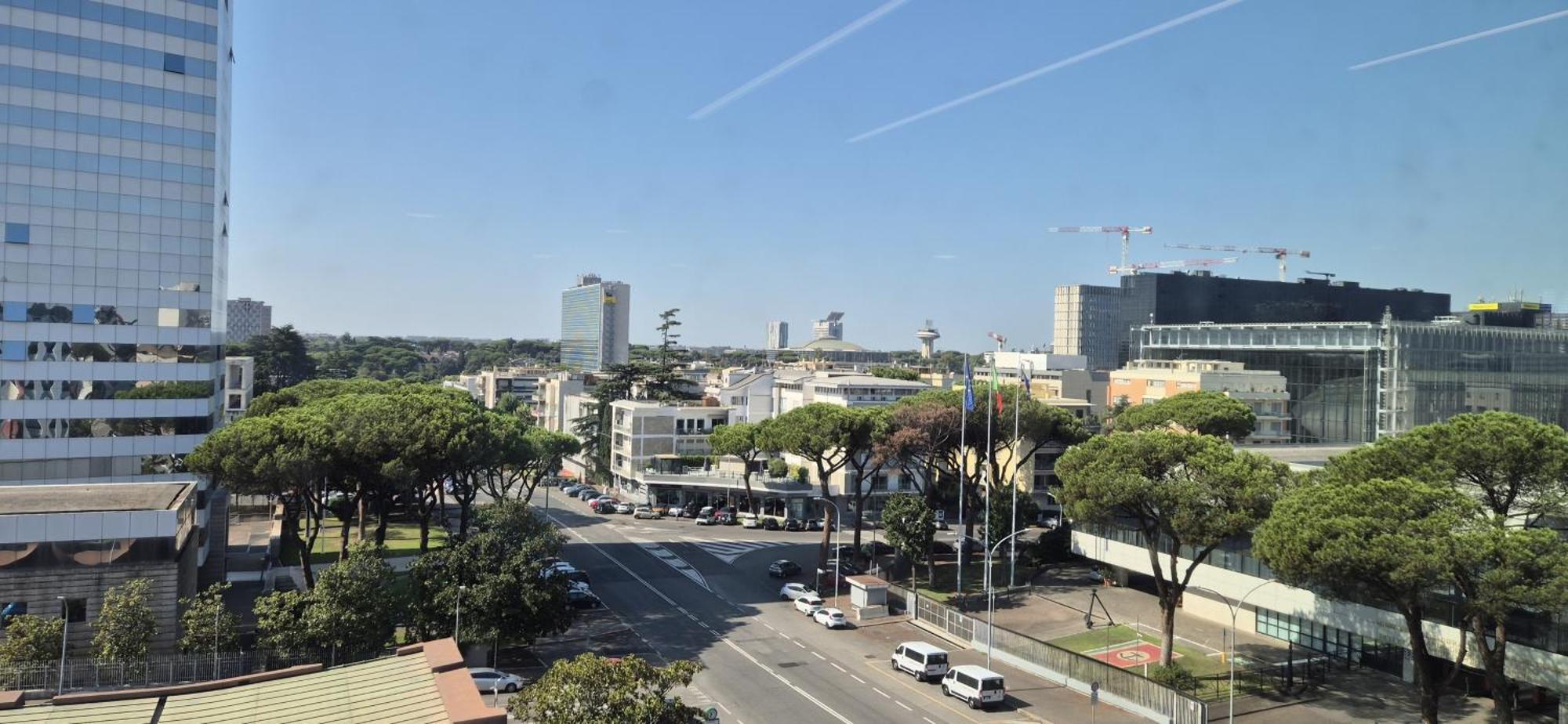 Eur Fenix Free Parking Family Roma