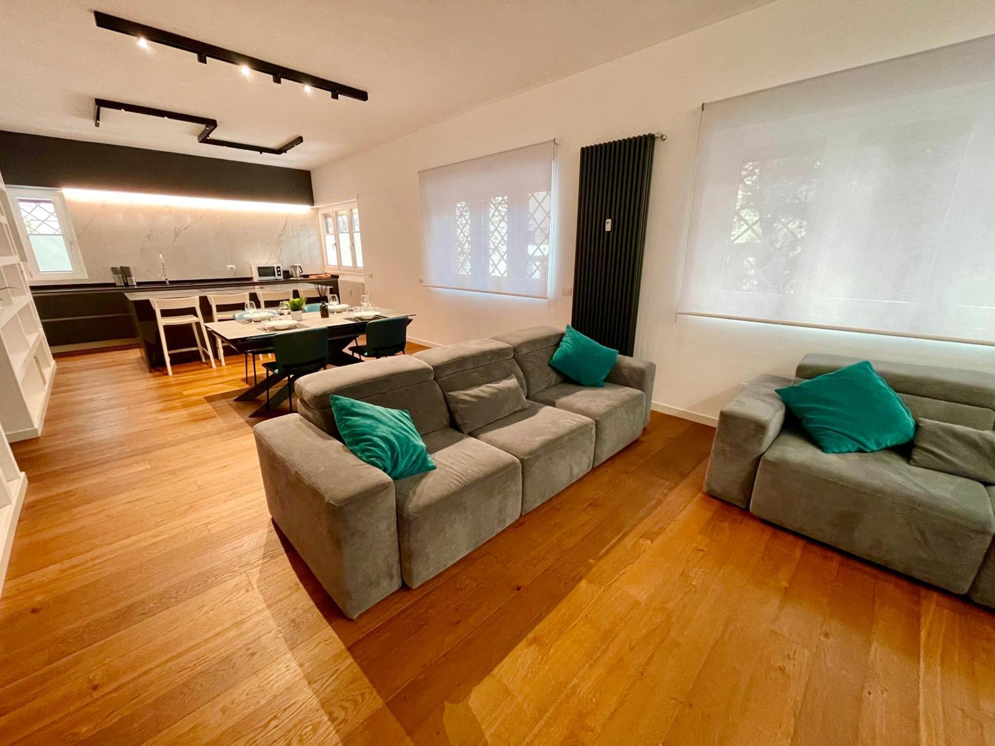 Ada Luxury * Rom