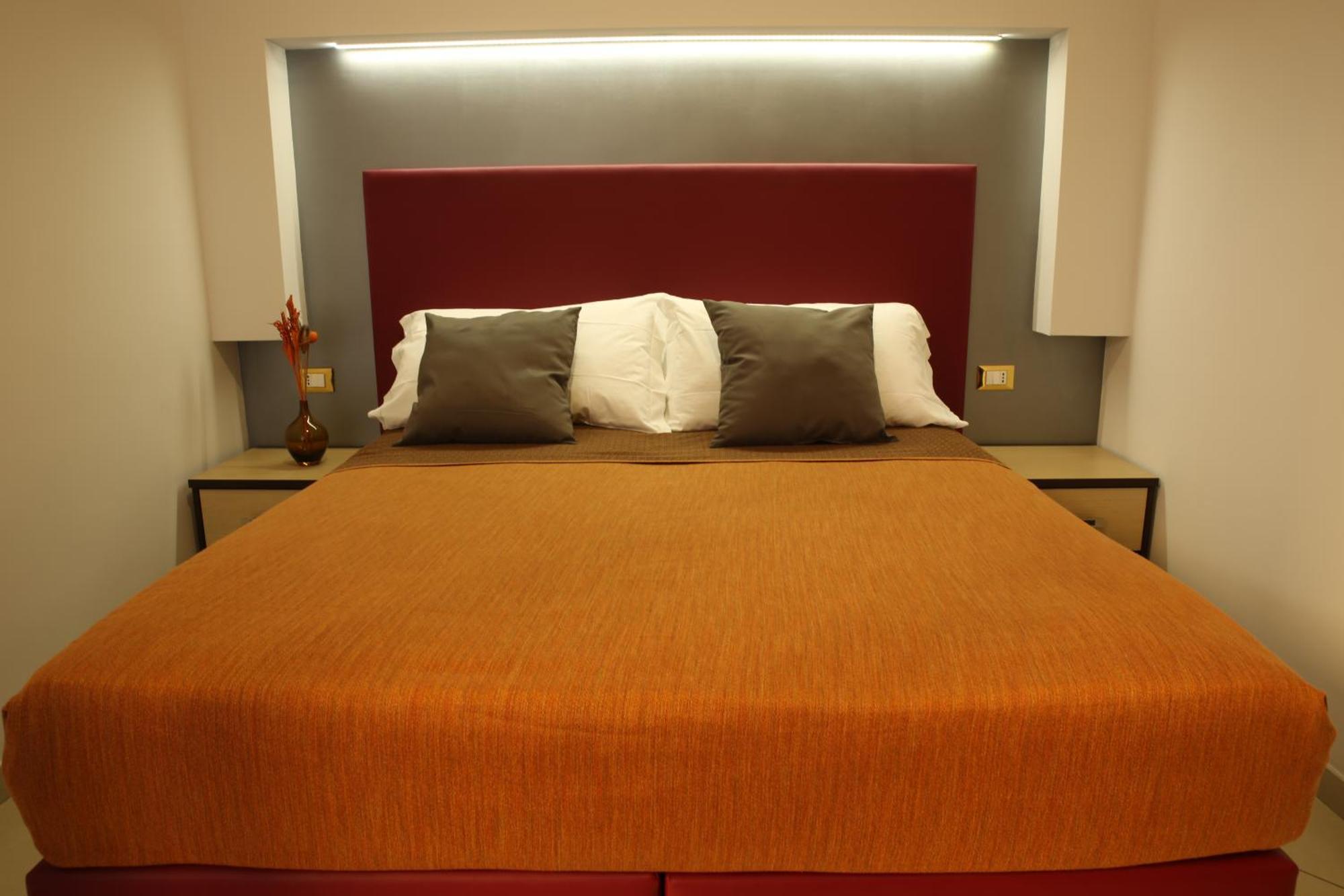Seasons 2* Roma
