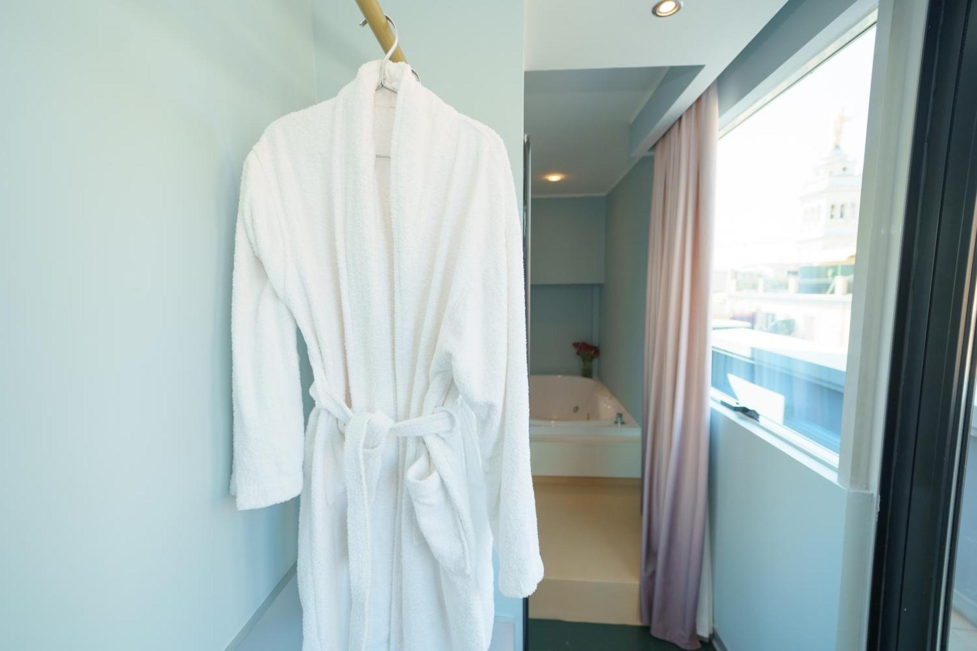Moderno Hotel 4*