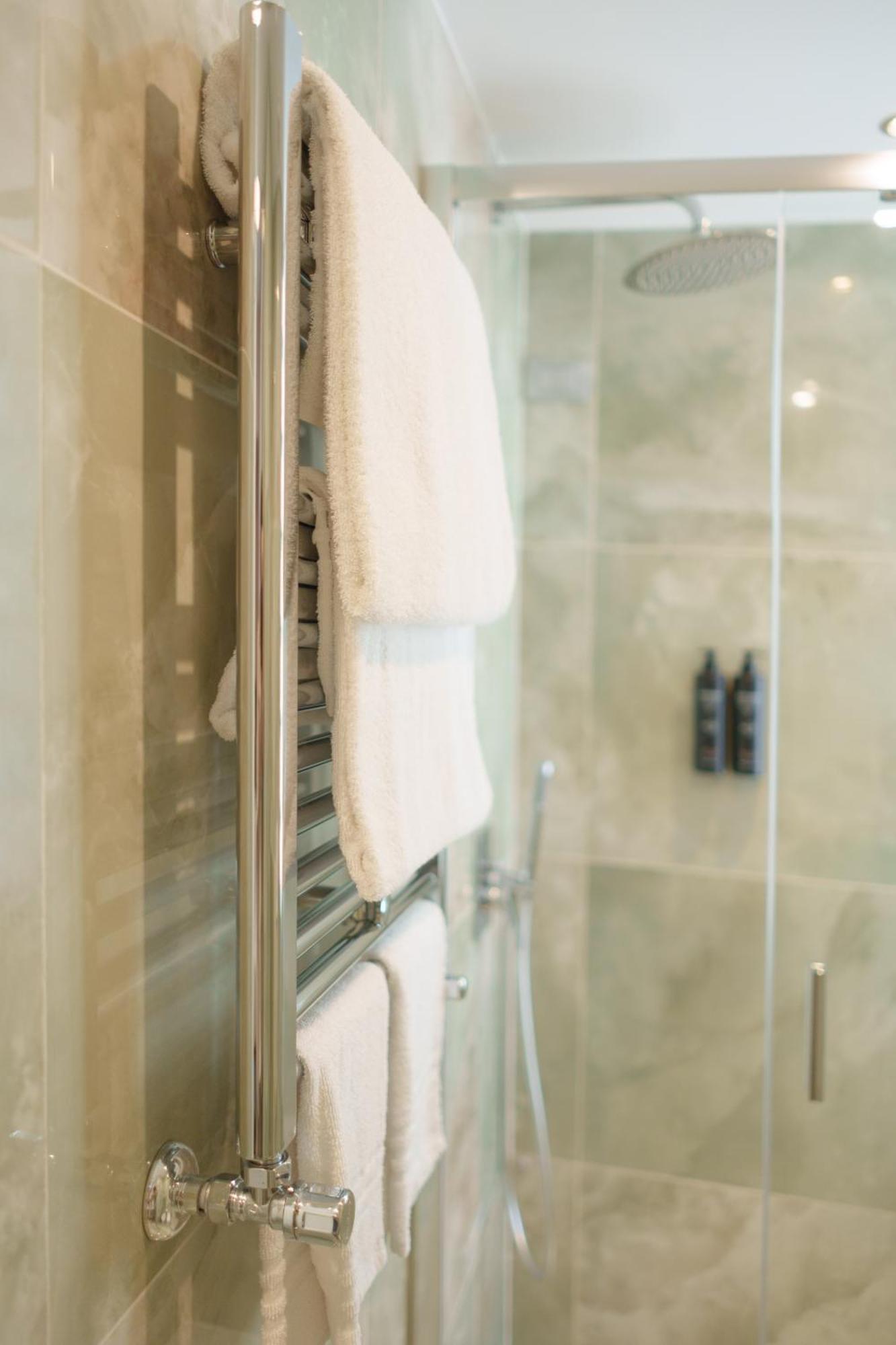 Moderno Hotel 4*