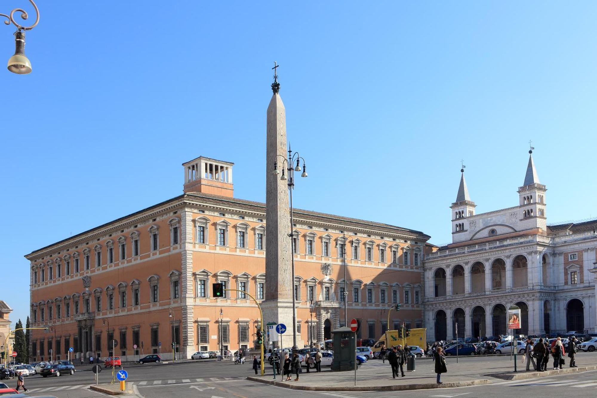 Appartamento D'epoca Colosseo Art Gallery