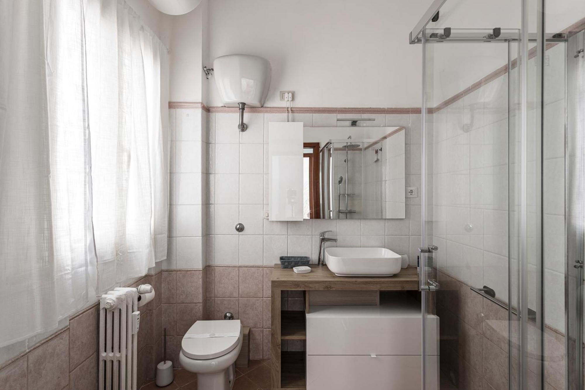 Aurelia 386 Vatican House *