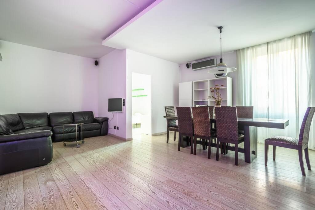 Charme & Luxe 2 Bedroom Center Apartamento