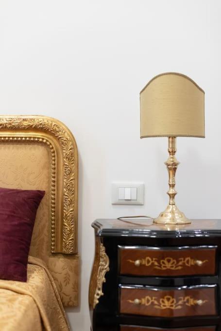 Elegant Salandra * Roma