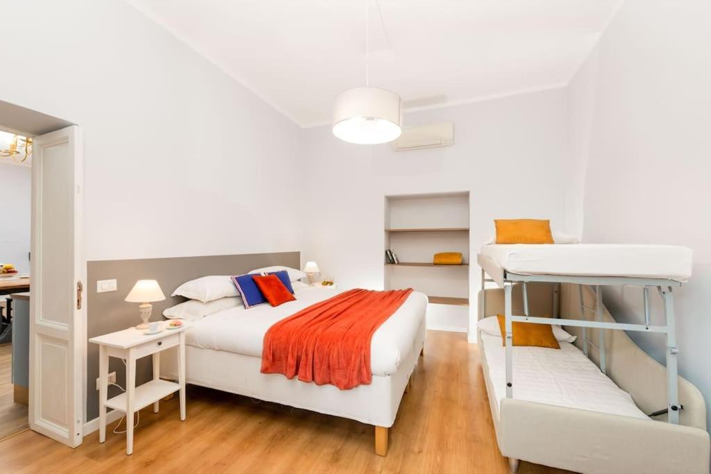 Big Flat In The Heart Of Trastevere 4 Bedrooms 3 Bath